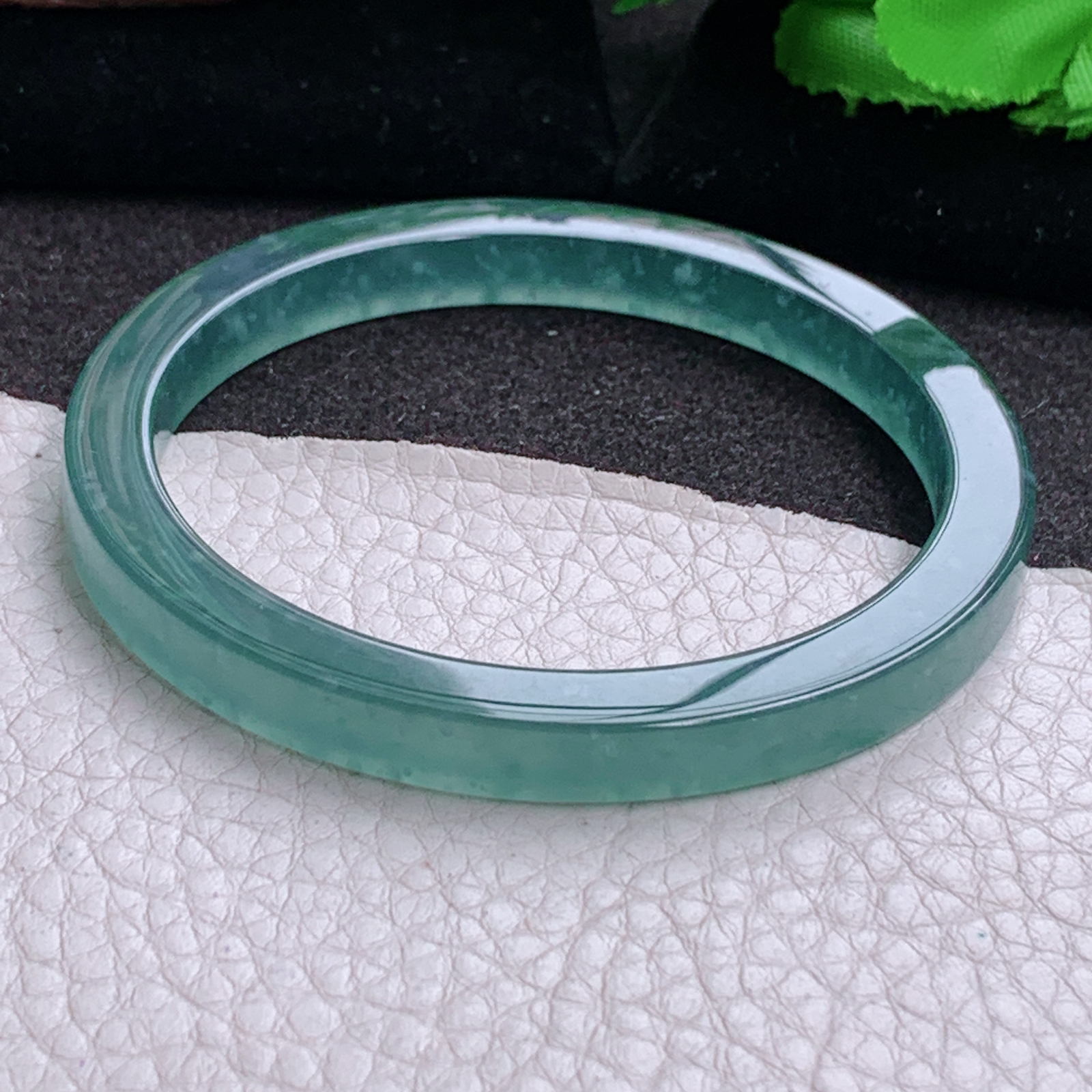 js实拍57.5*7*6.6宽扁镯 翡翠a货玉手镯高品质冰蓝特色正圈玉手环