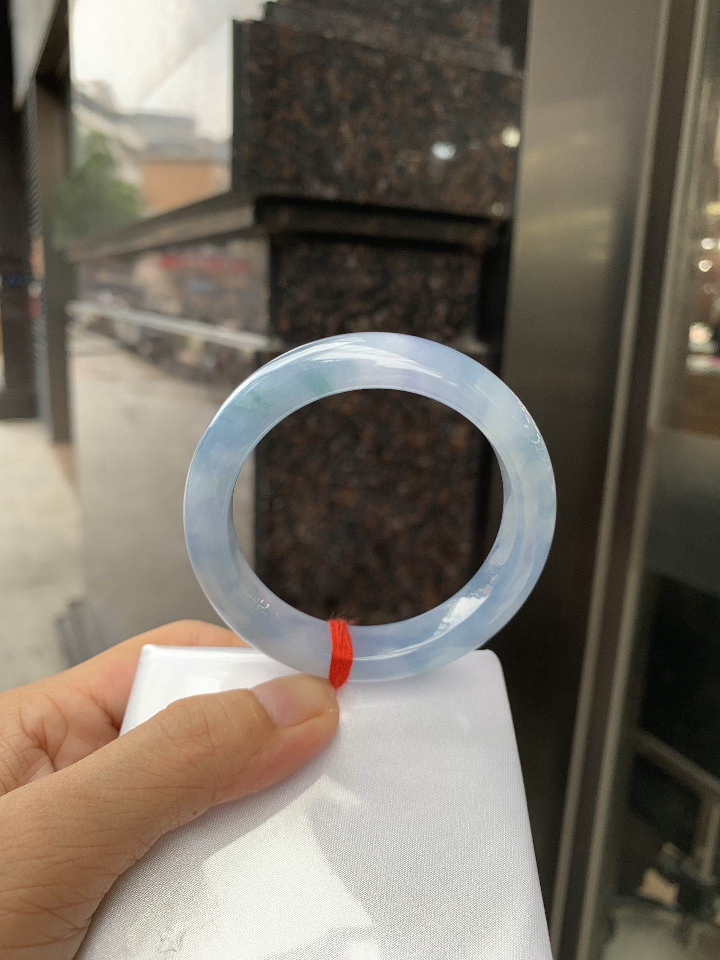 莫奈正圈 0719-53-71 打灯棉线，底妆水细腻，浓郁满色，仿佛莫奈笔下的鸢尾花丛一同盛放，一脚踏入春天的感觉，见光不失色。
