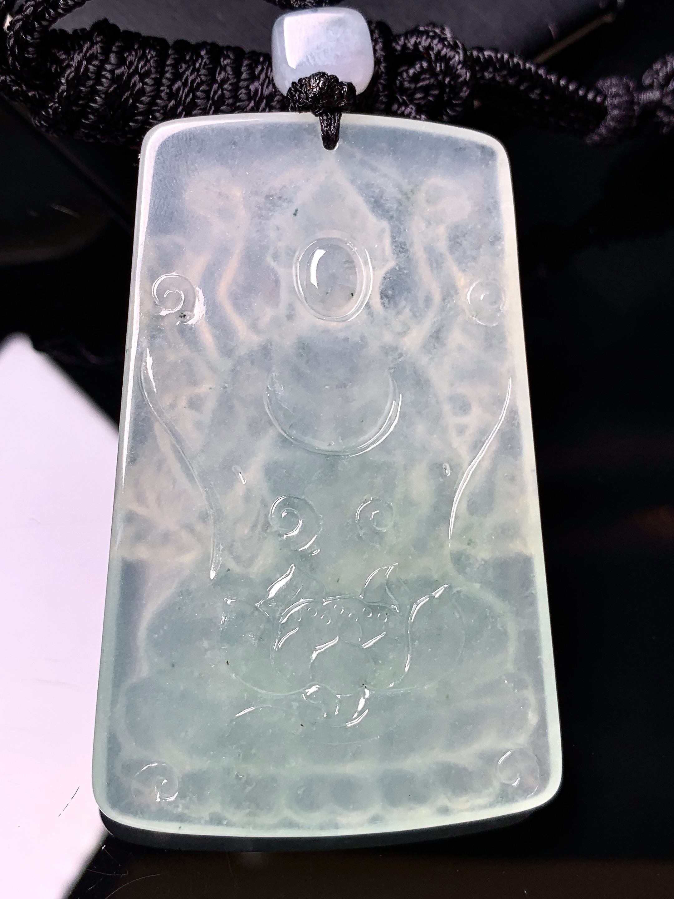冰种观音菩萨吊坠 玉质细腻 色泽艳丽清新 水润亮眼 整体尺寸62.3*39.5*6.2 L1