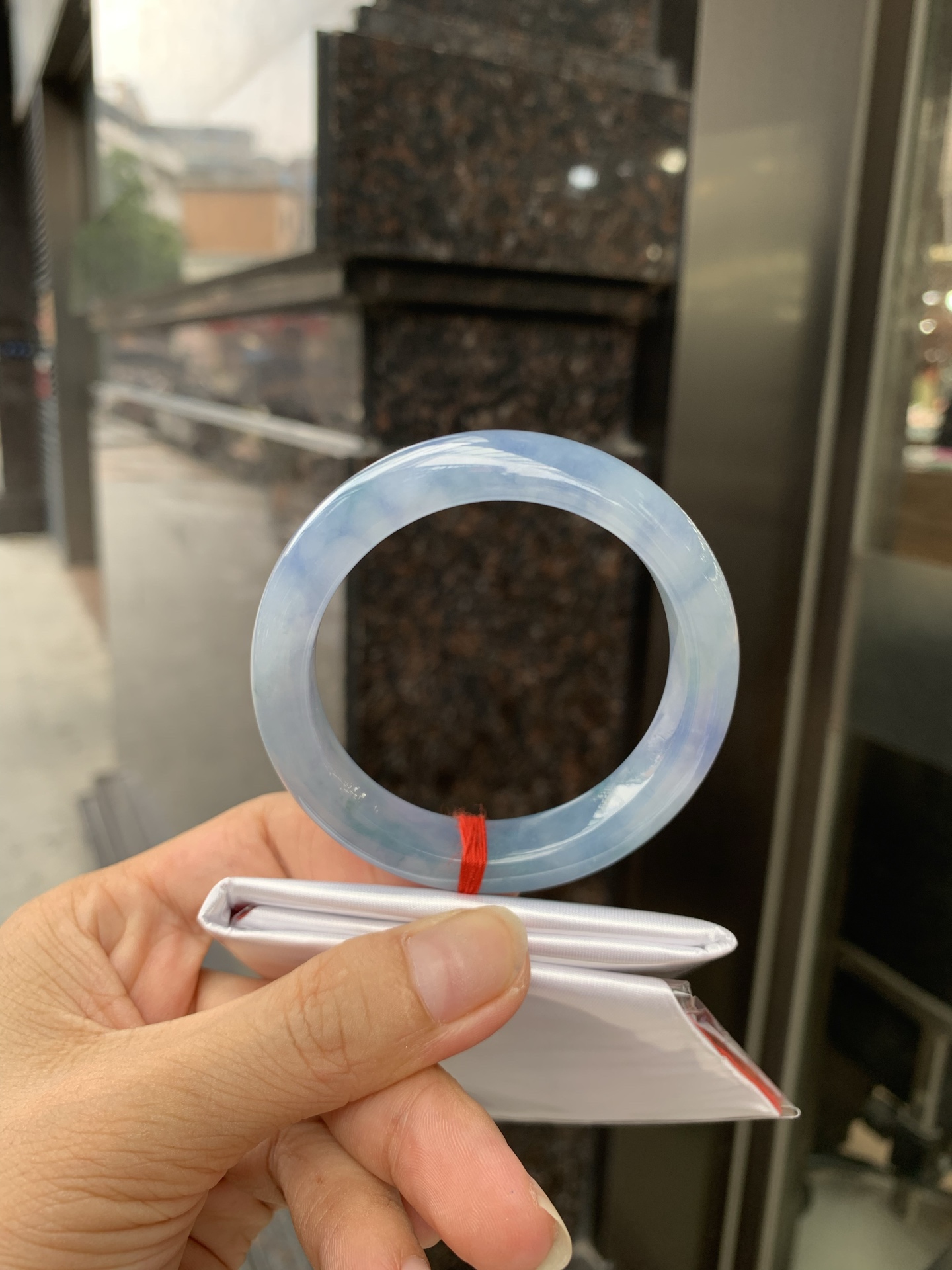 莫奈正圈 0719-53-71 打灯棉线，底妆水细腻，浓郁满色，仿佛莫奈笔下的鸢尾花丛一同盛放，一脚