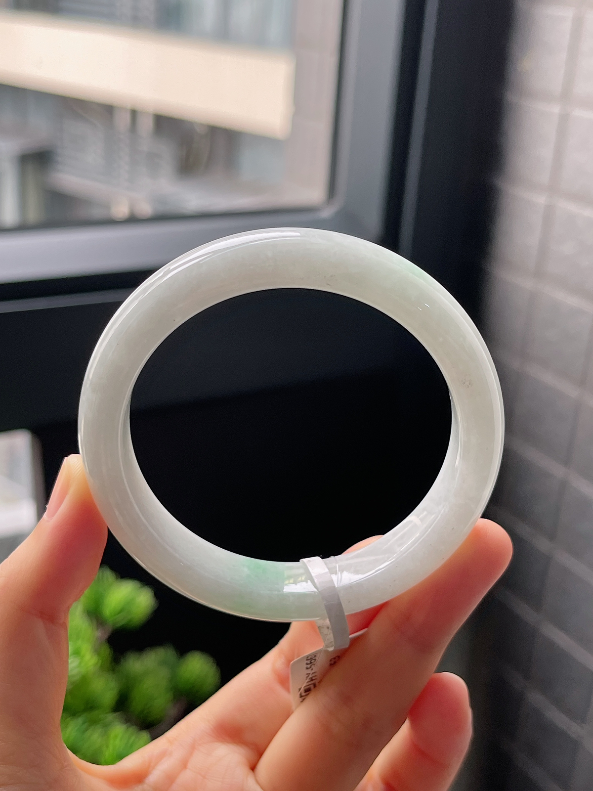 正圈55.2圈口，翡翠糯化种飘绿手镯