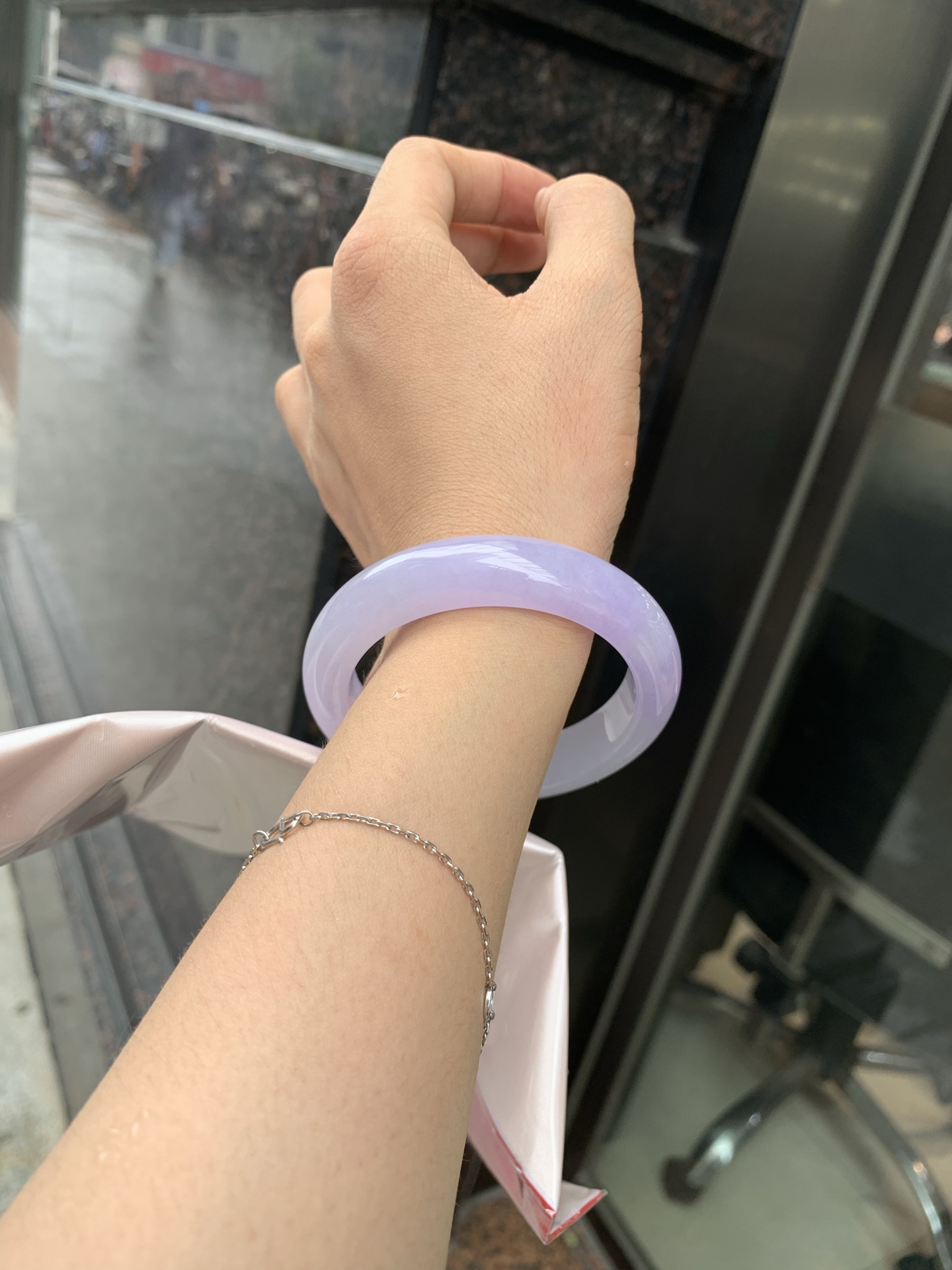 冰紫正圈 54-8.5-12.3 0719-N1228 打灯细纹，底妆冰透胶润，满圈均匀冰浓紫吸睛抢眼，浪漫迷人，仙气飘飘，优雅高贵显气质，感满满，不同光线不一样视觉感受