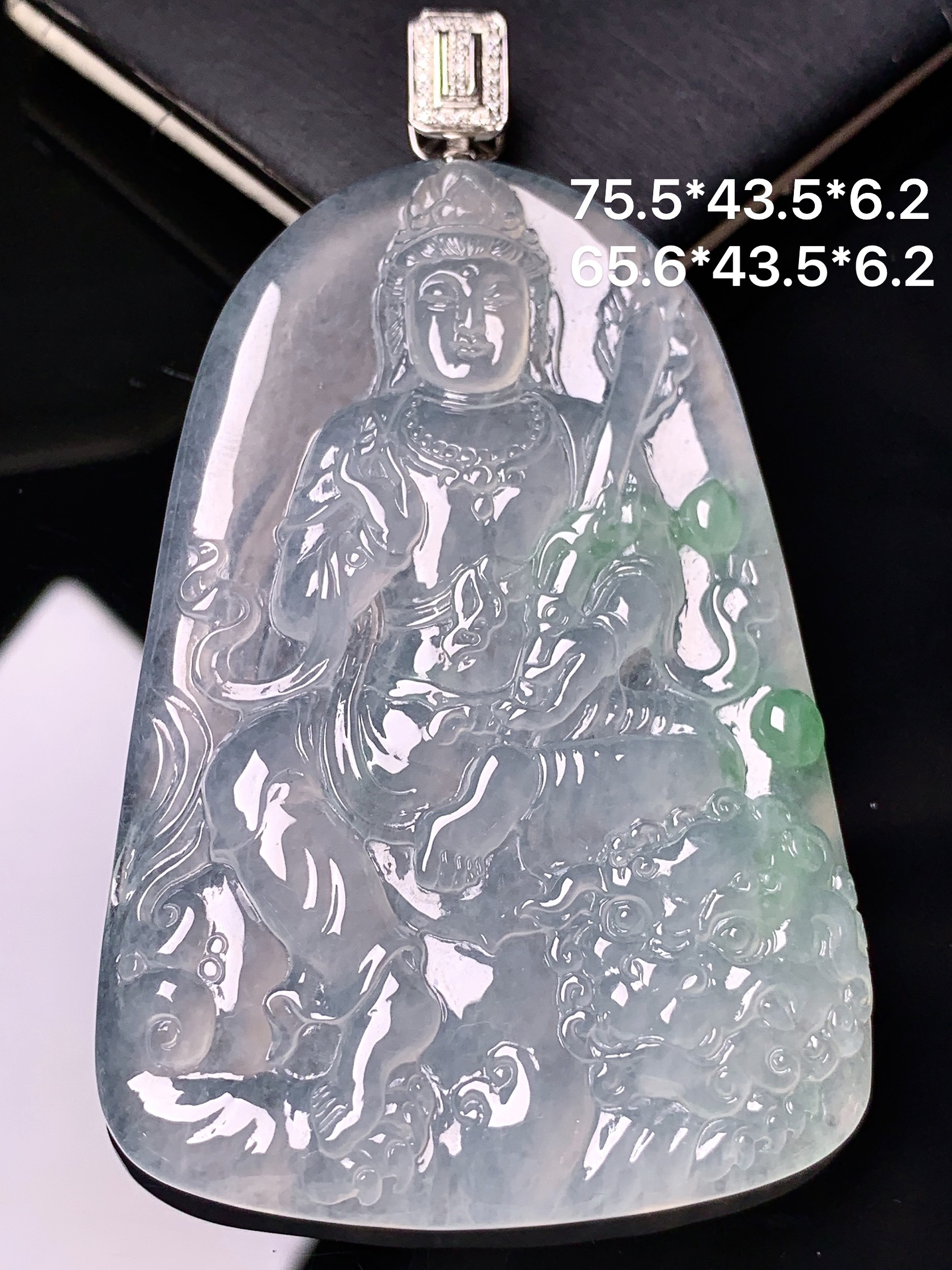 冰种飘绿文殊观音菩萨吊坠 玉质细腻 色泽艳丽清新 水润亮眼 整体尺寸75.5*43.5*6.2 L1