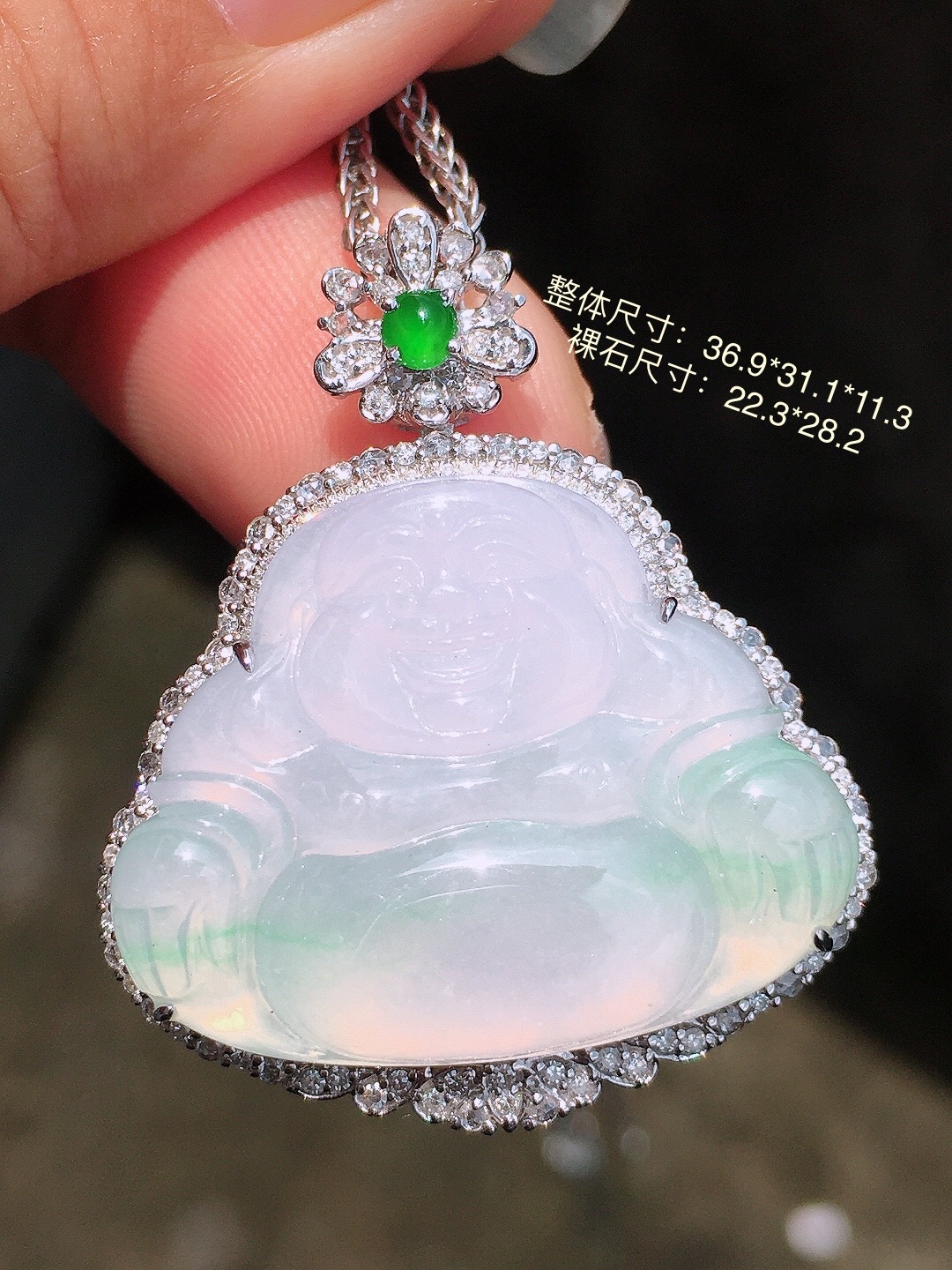 ️飘绿佛公吊坠，18k金豪华镶嵌，无裂，种水超好，玉质细腻。，36.9-31.1-11.3