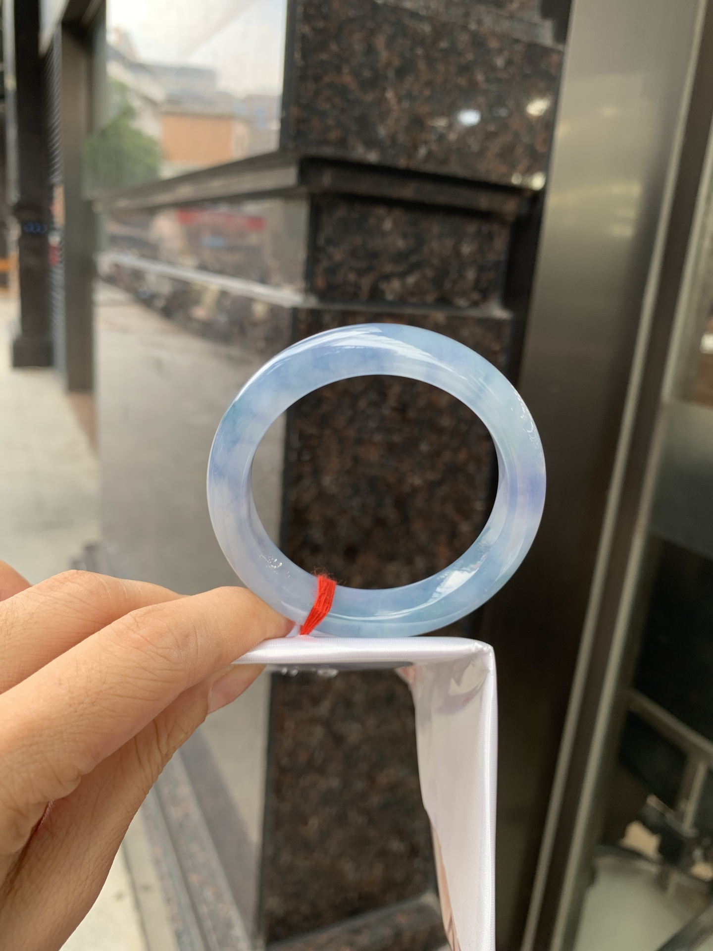 莫奈正圈 0719-53-71 打灯棉线，底妆水细腻，浓郁满色，仿佛莫奈笔下的鸢尾花丛一同盛放，一脚踏入春天的感觉，见光不失色。