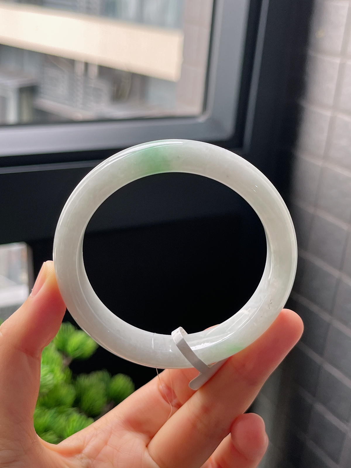 正圈55.2圈口，翡翠糯化种飘绿手镯