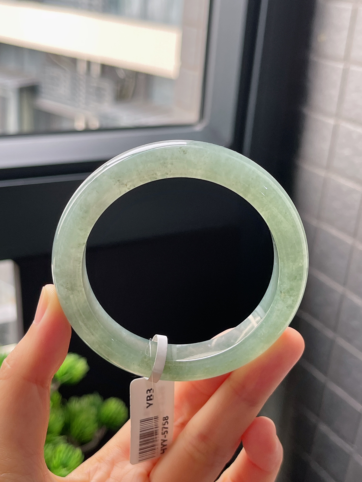 正圈55圈口，翡翠冰糯种绿色手镯
