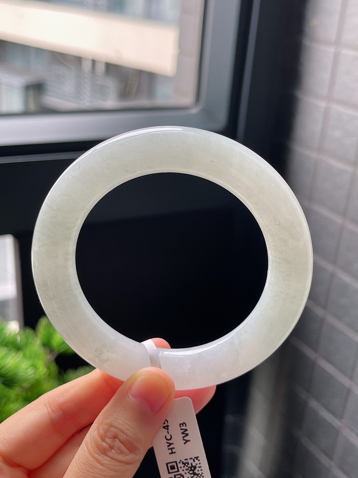 圆镯56.7，翡翠手镯