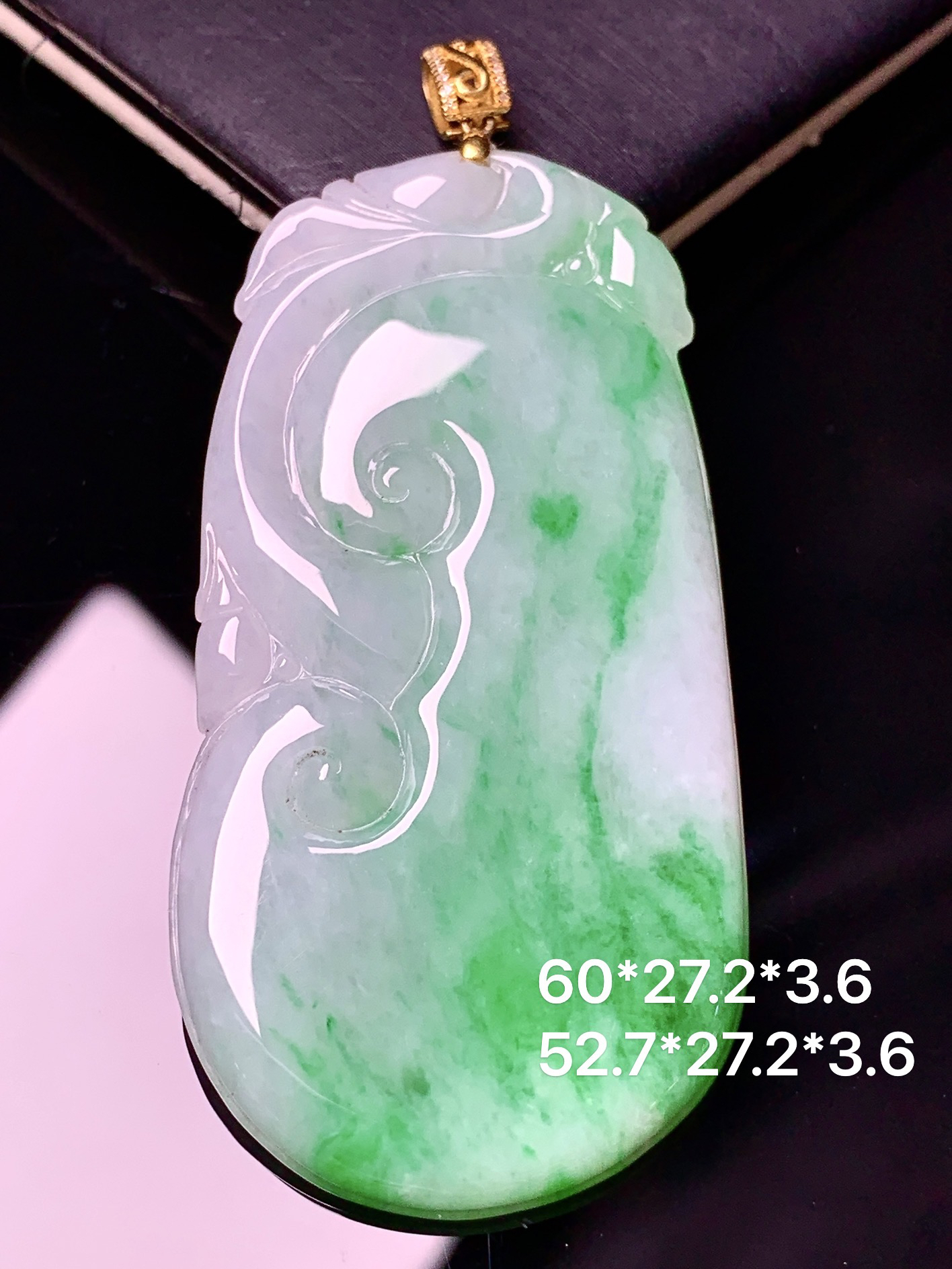 18k金镶嵌飘绿如意吊坠 玉质细腻 色泽艳丽清新 整体尺寸60*27.2*3.6 a3