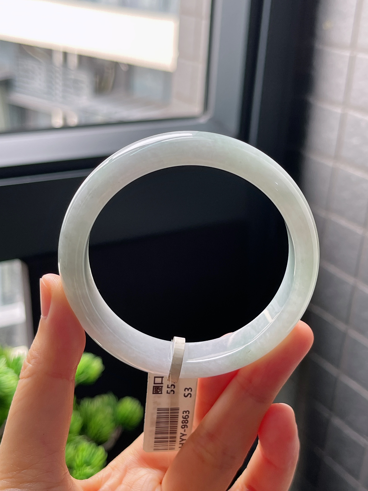 正圈56圈口，翡翠糯化种白色手镯