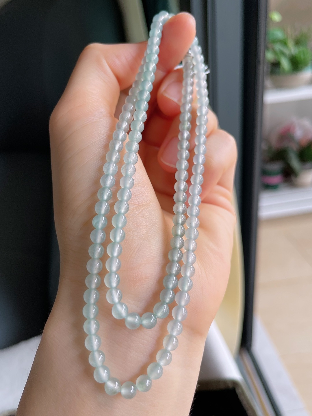️，缅甸天然翡翠A货，冰种珠链，尺寸：4.3mm125颗。【编2095】
