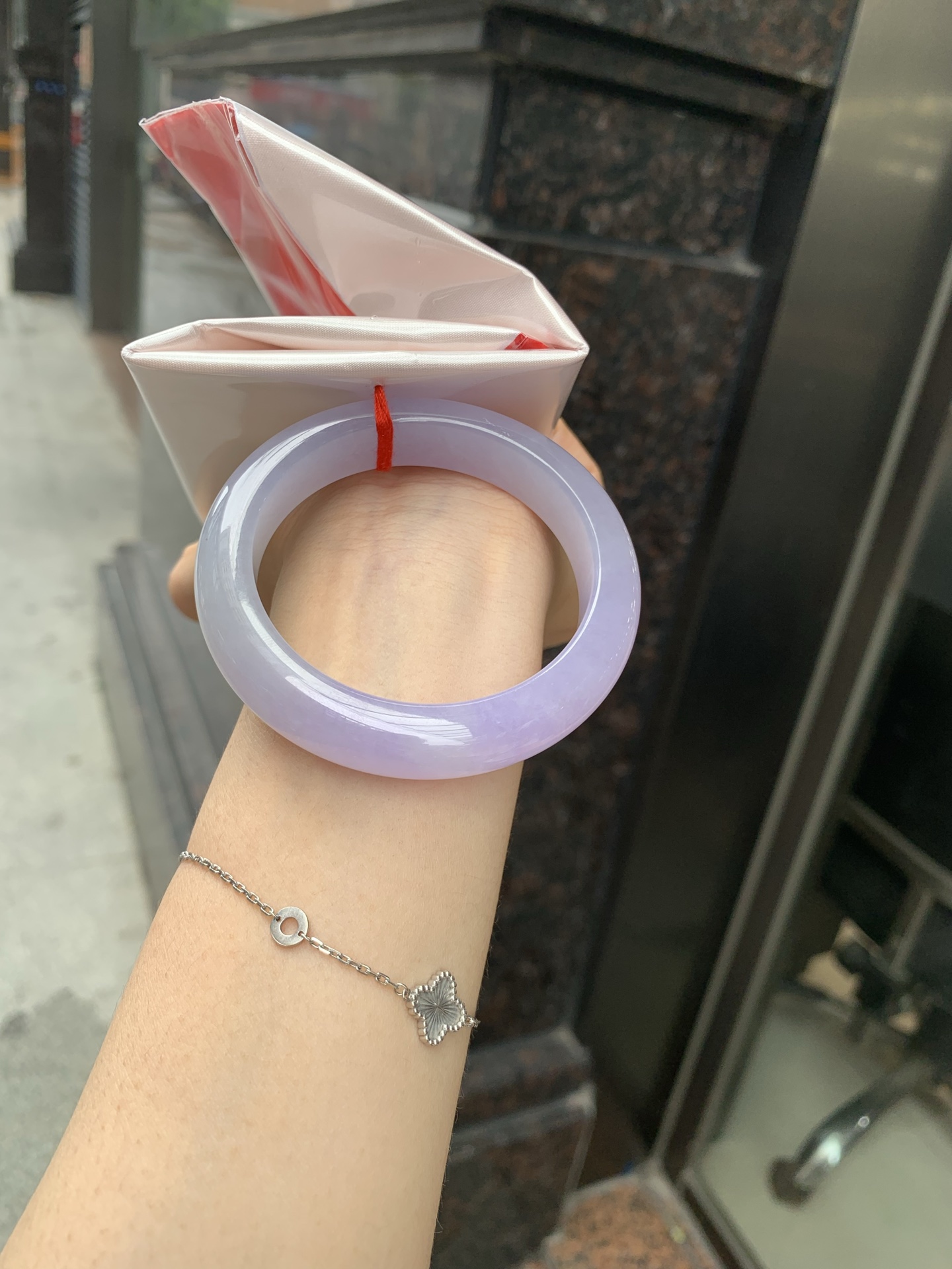 冰紫正圈 54-8.5-12.3 0719-N1228 打灯细纹，底妆冰透胶润，满圈均匀冰浓紫吸睛抢眼，浪漫迷人，仙气飘飘，优雅高贵显气质，感满满，不同光线不一样视觉感受
