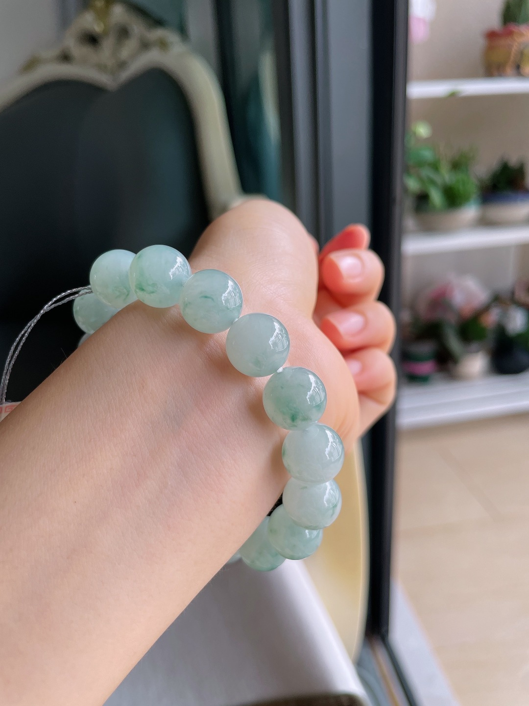 天然翡翠A货，冰飘花手串，尺寸：12.5mm。【编1809】