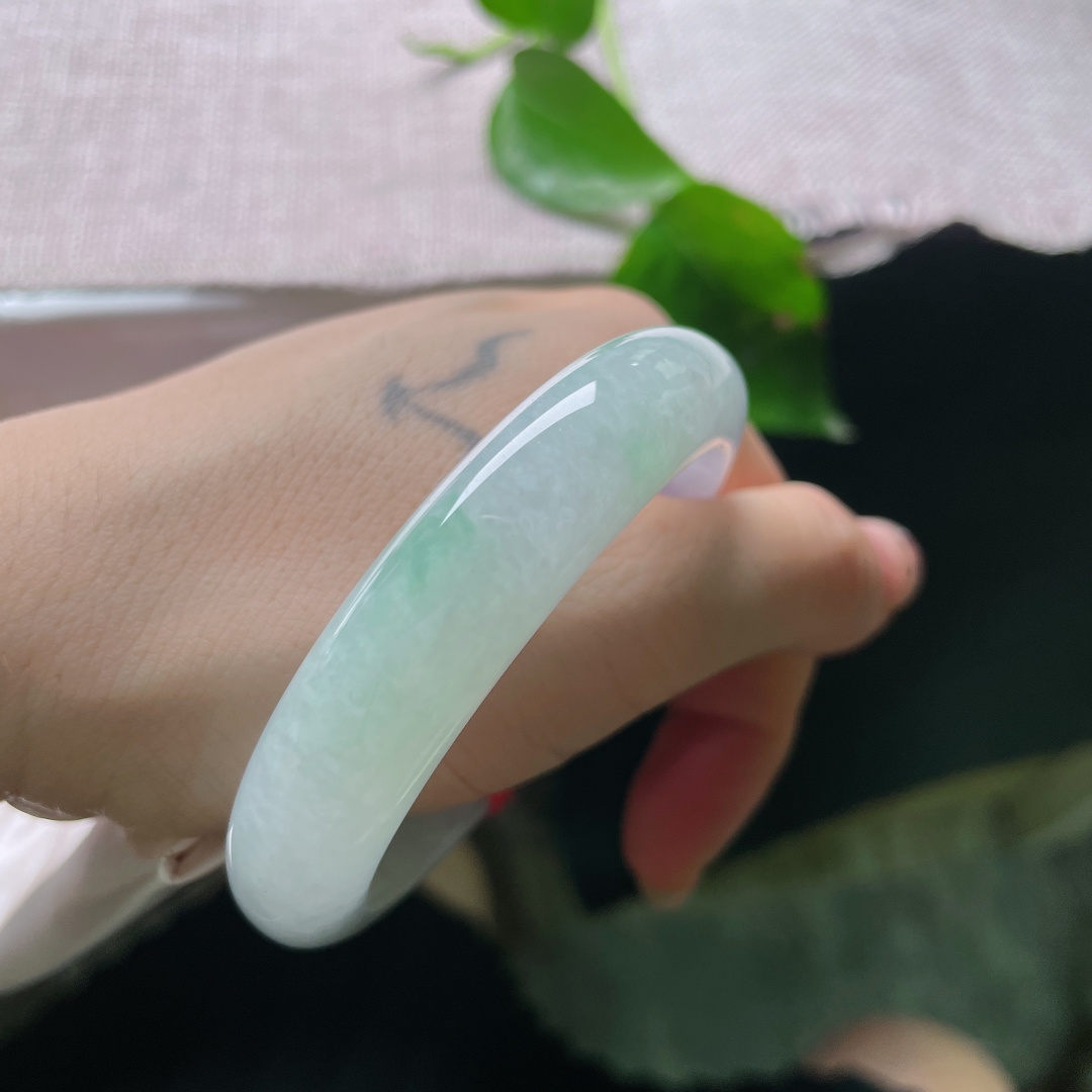 52.9/12.7/8.2，春彩正圈，如梦似幻，落英缤纷，水头好，种老，晶体，56071a