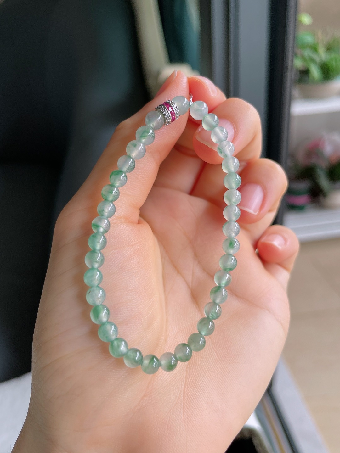 天然翡翠A货，冰飘花手串，尺寸：4.6mm。【编3756】