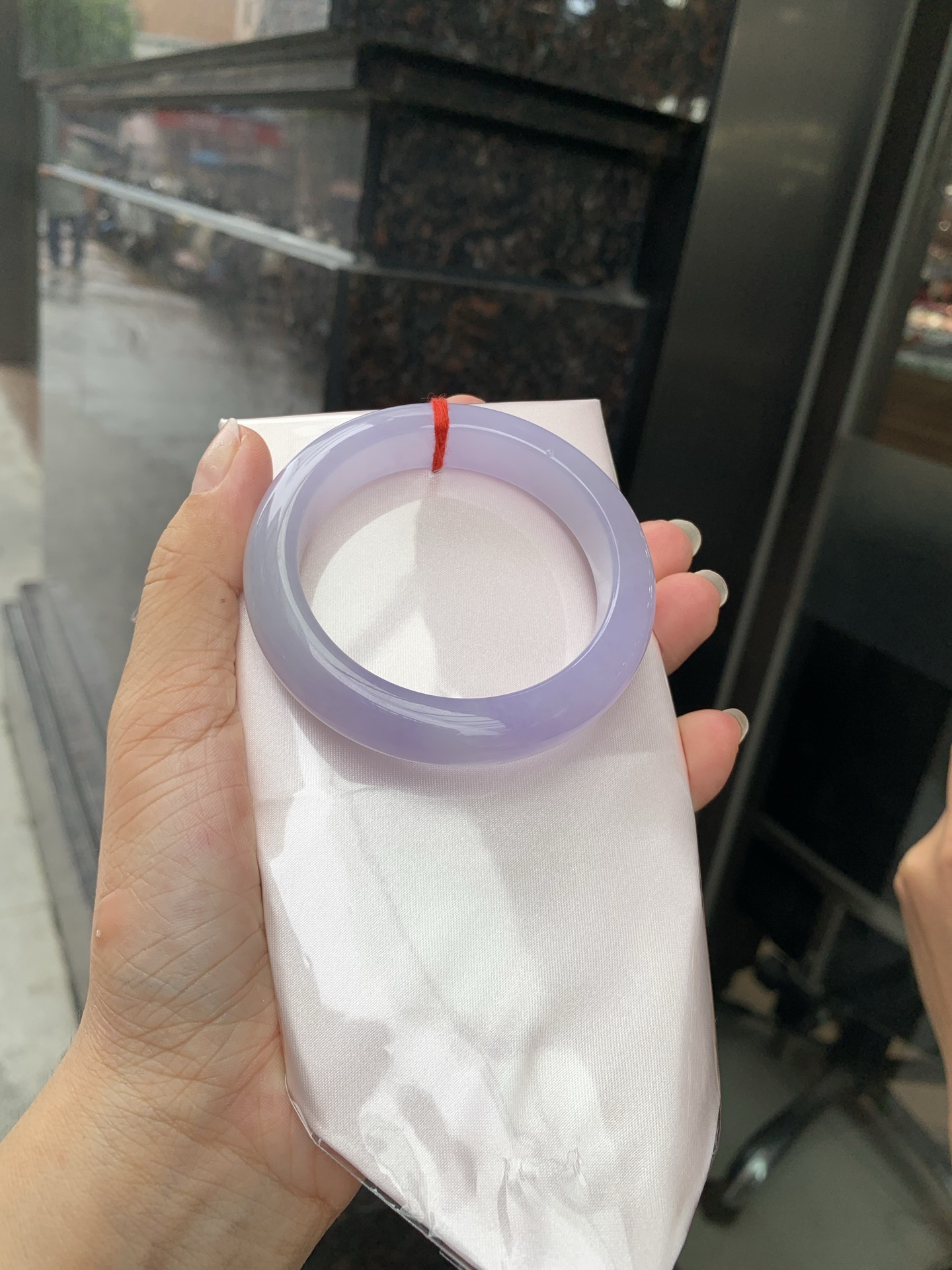冰紫正圈 54-8.5-12.3 0719-N1228 打灯细纹，底妆冰透胶润，满圈均匀冰浓紫吸睛抢眼，浪漫迷人，仙气飘飘，优雅高贵显气质，感满满，不同光线不一样视觉感受
