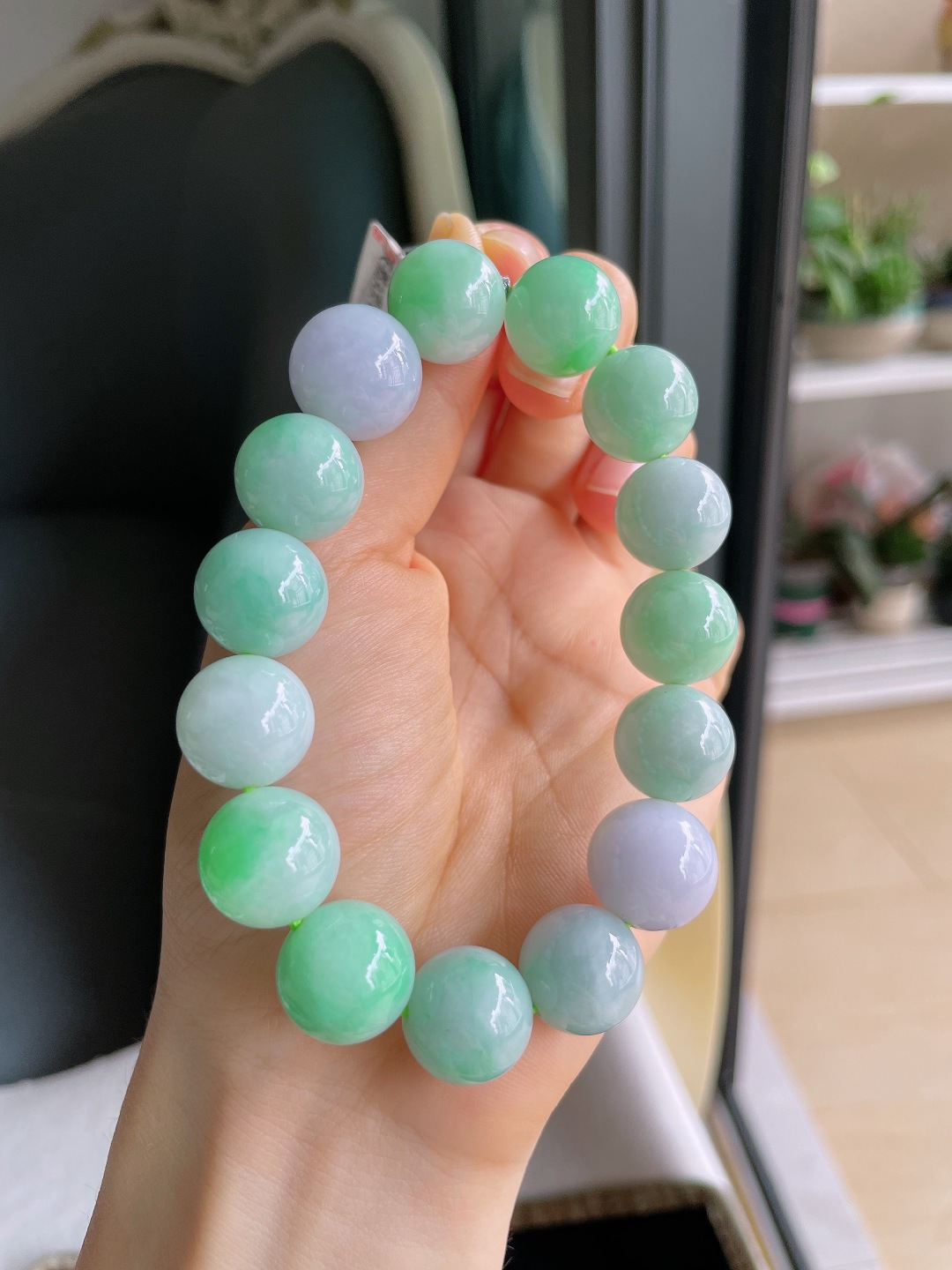 缅甸天然翡翠A货，春带彩手串，尺寸：14.2mm。【编2-422】