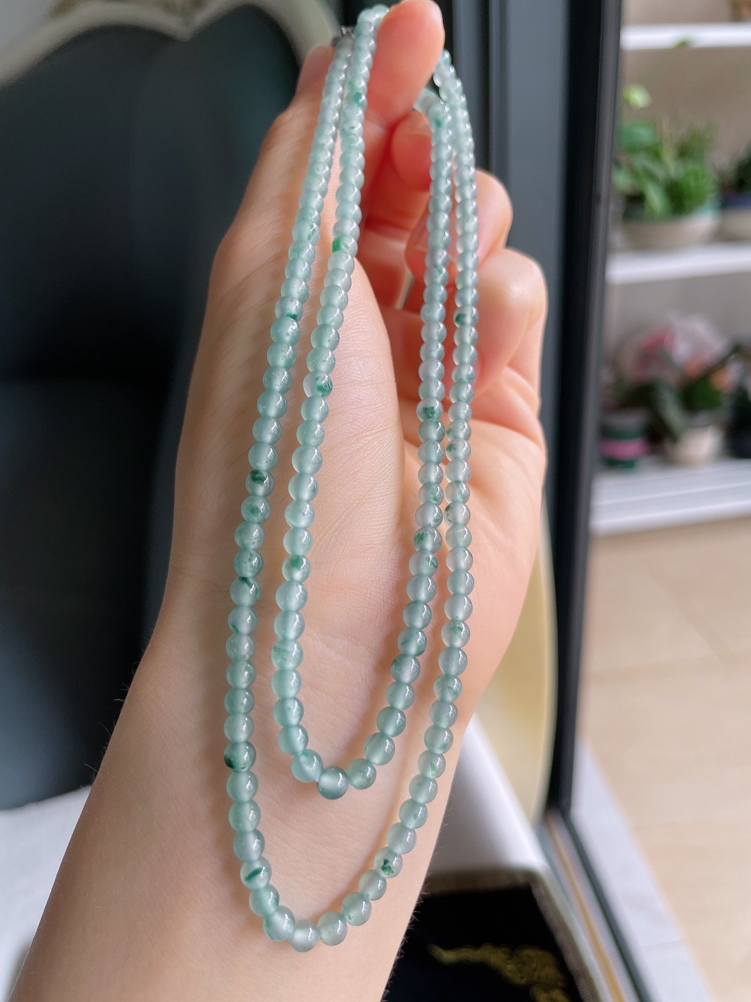 天然翡翠A货，冰飘花珠链，尺寸：4mm168颗。【编2-436】
