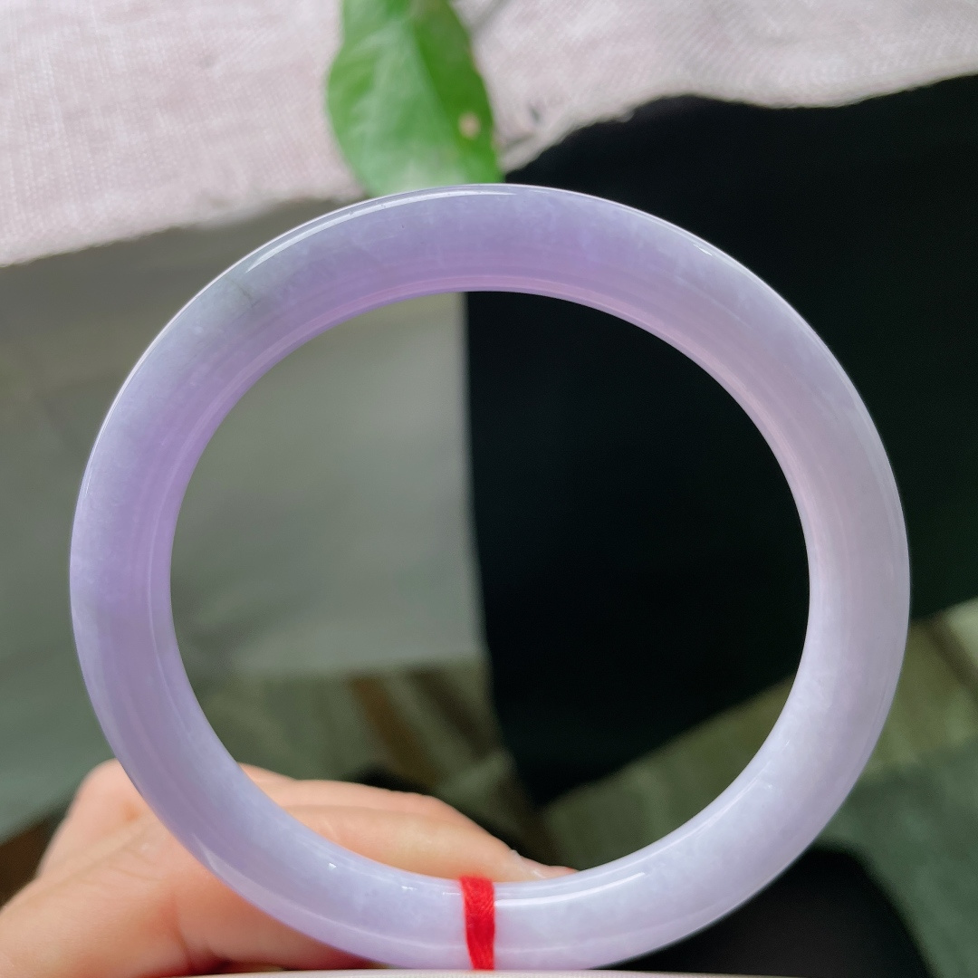 60.2/8.6，美人条，水润，大圈口，颜色艳丽，不俗气，佩戴高贵，有纹，ss55946a