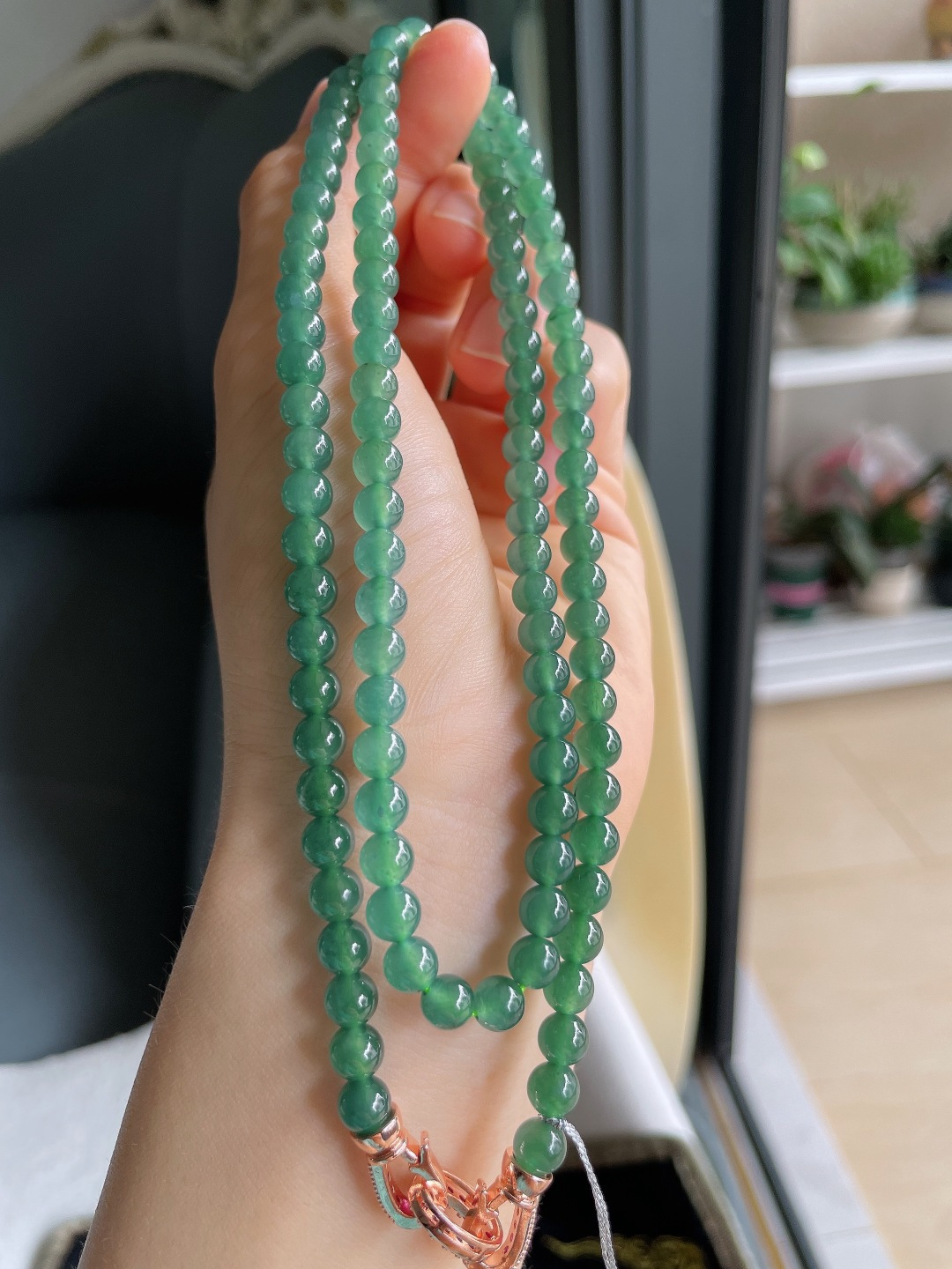 ️天然翡翠A货，冰蓝水珠链，尺寸：5.6mm110颗。【编4334】