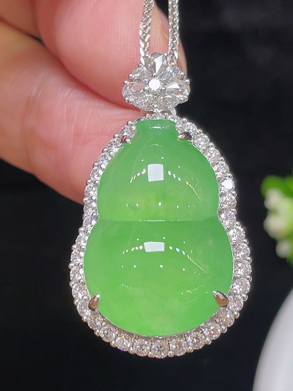 ️【冰种阳绿，大葫芦】大件饱满，通透水润，玉质细腻，翠色鲜艳，18k金奢华钻石镶嵌️，22.1-15.1-7.0