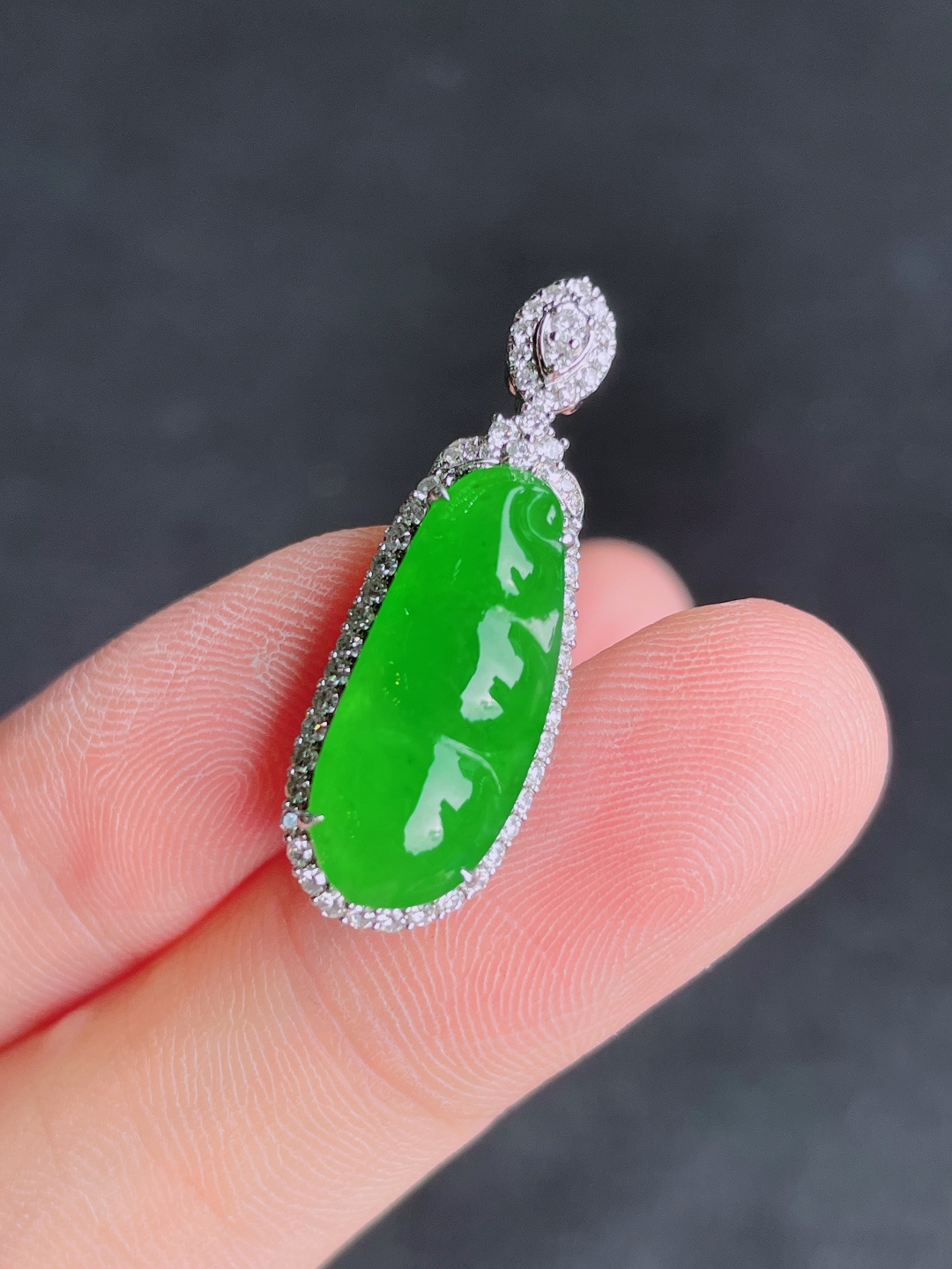 ️绿福豆吊坠，晶莹剔透，新颖时尚，无裂，29.5