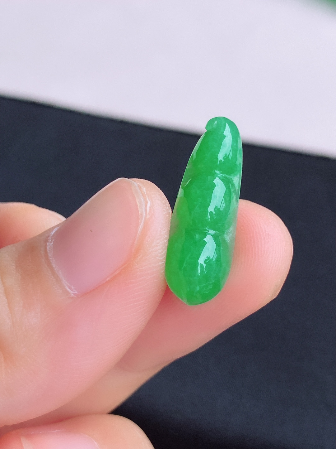 果绿小福豆，色美清爽，尺寸22/7.8/5/自然光实拍