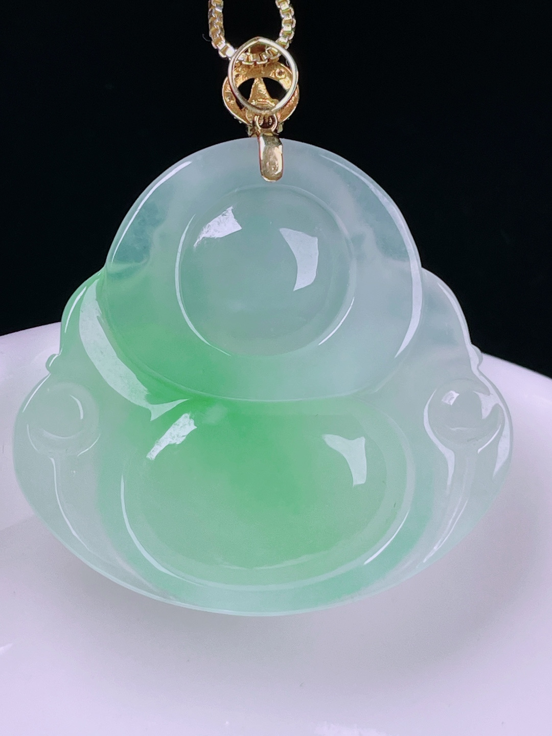 ️飘绿佛公，老种起光，细底通透，尺寸：37裸石30.3/33/6.4mm0719