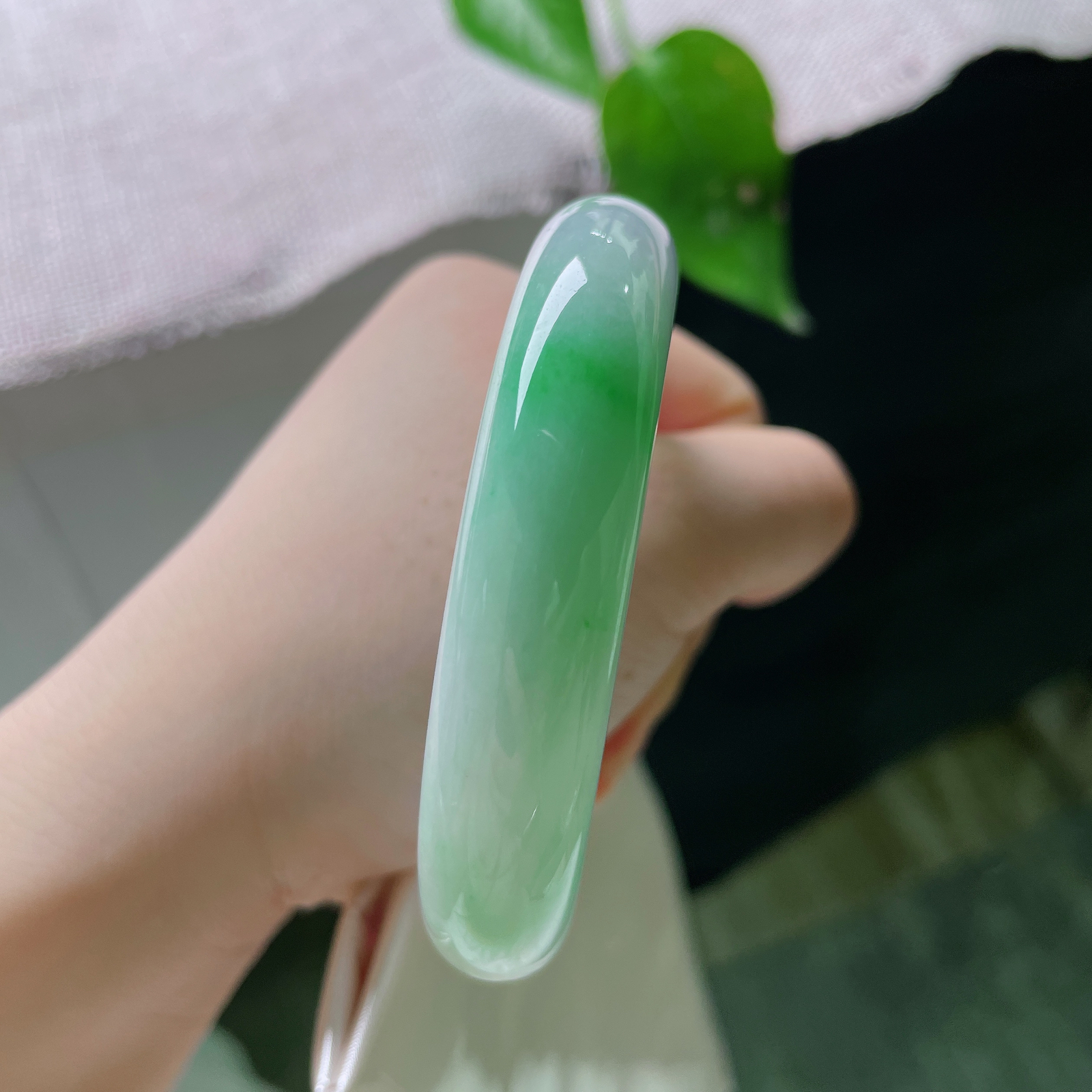 54.7/12.9/8.6，飘绿正圈，贵气，点翠千金，优雅，一点皮纹，ss56444a