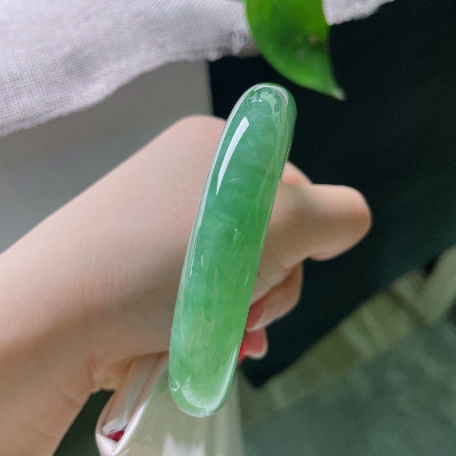 55.6/12.1/8.6，绿底，水润，细腻，优雅，贵气，耐看，一点棉纹，春色满园，贵气，ss56361a