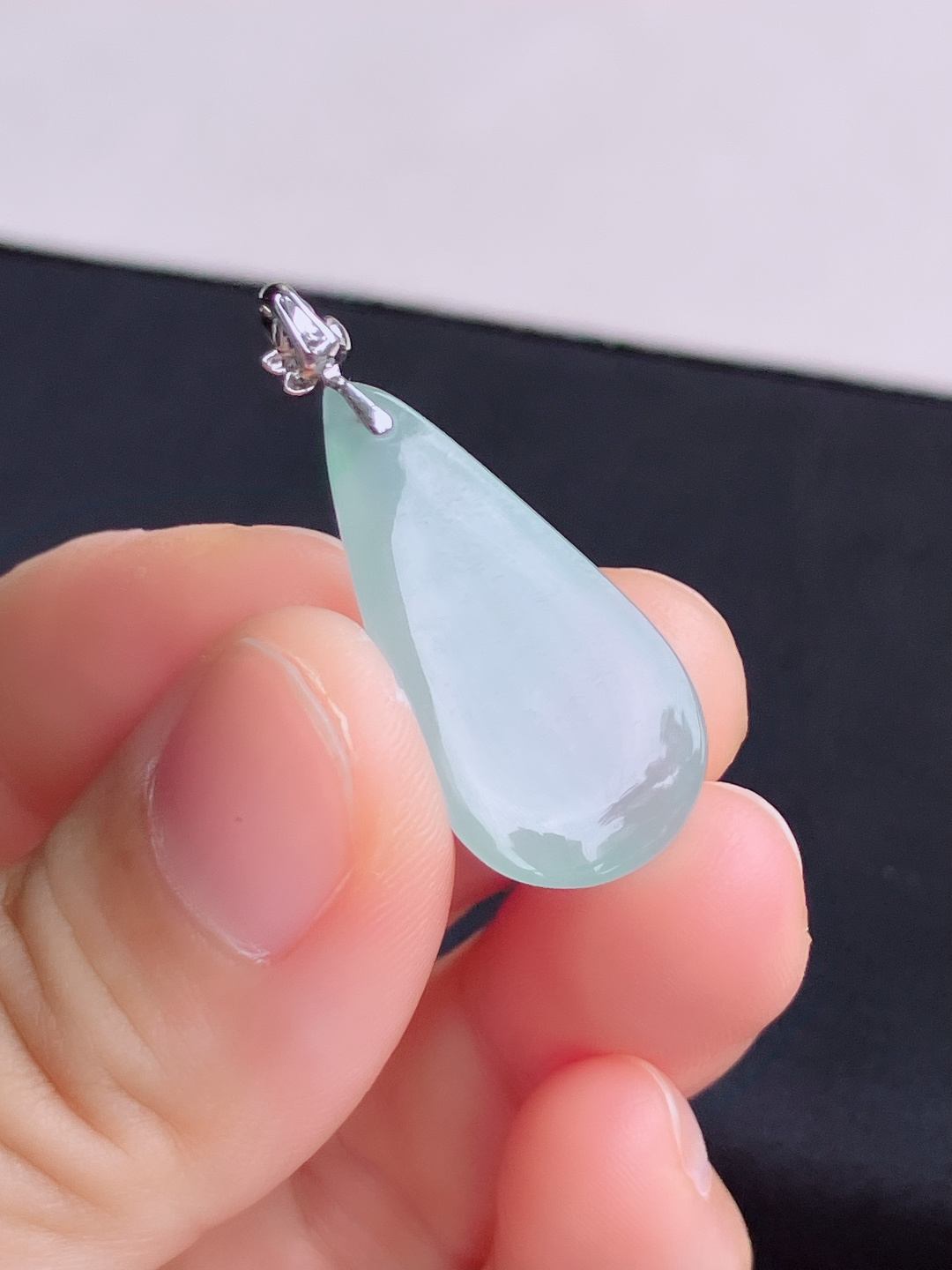 底色水滴吊坠，简约时尚，尺寸32.5/26.5/44/6.5/自然光实拍