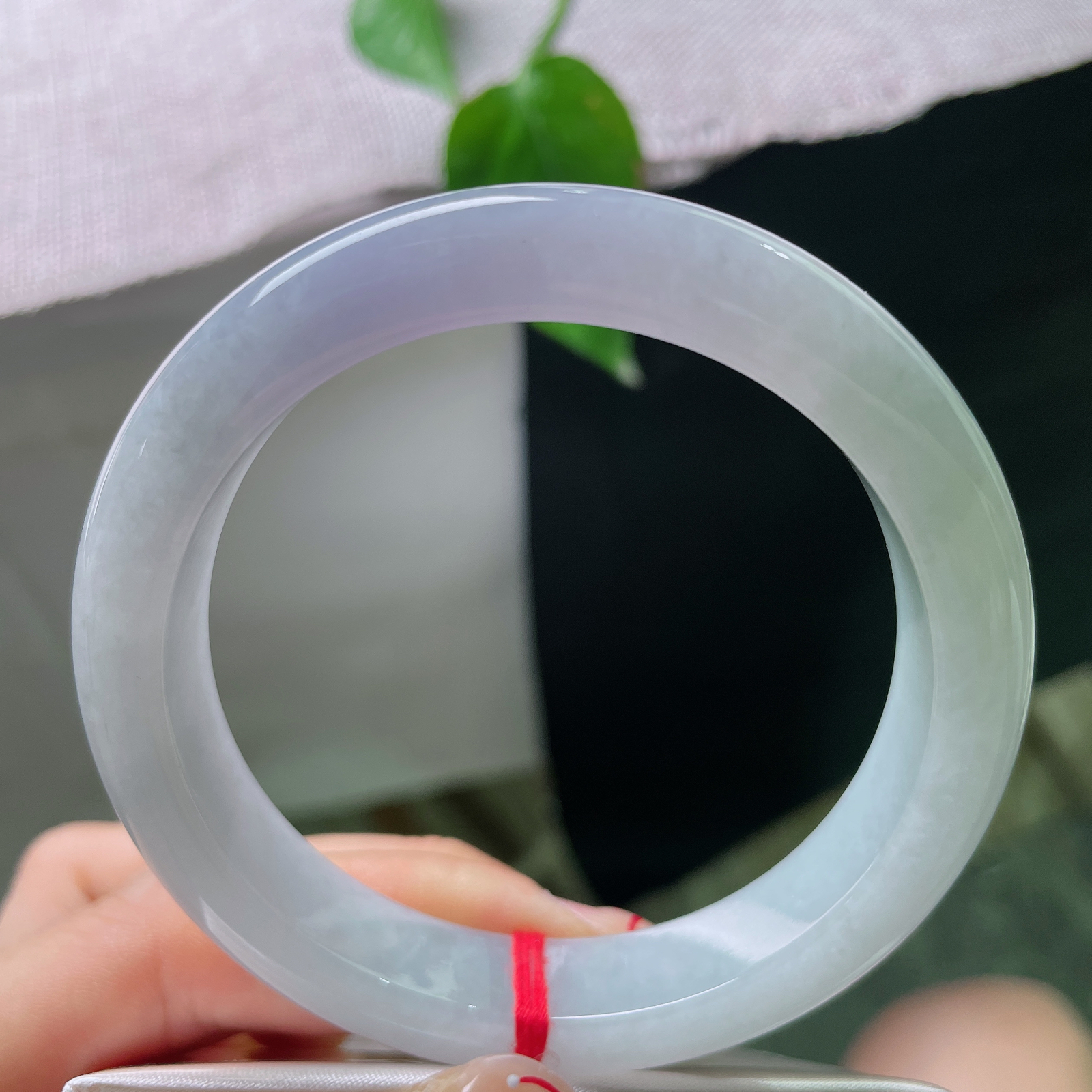 58/12.9/8.8春彩正圈，水润细腻，色彩丰富多彩，甜美，优雅大方，整体完美，56370