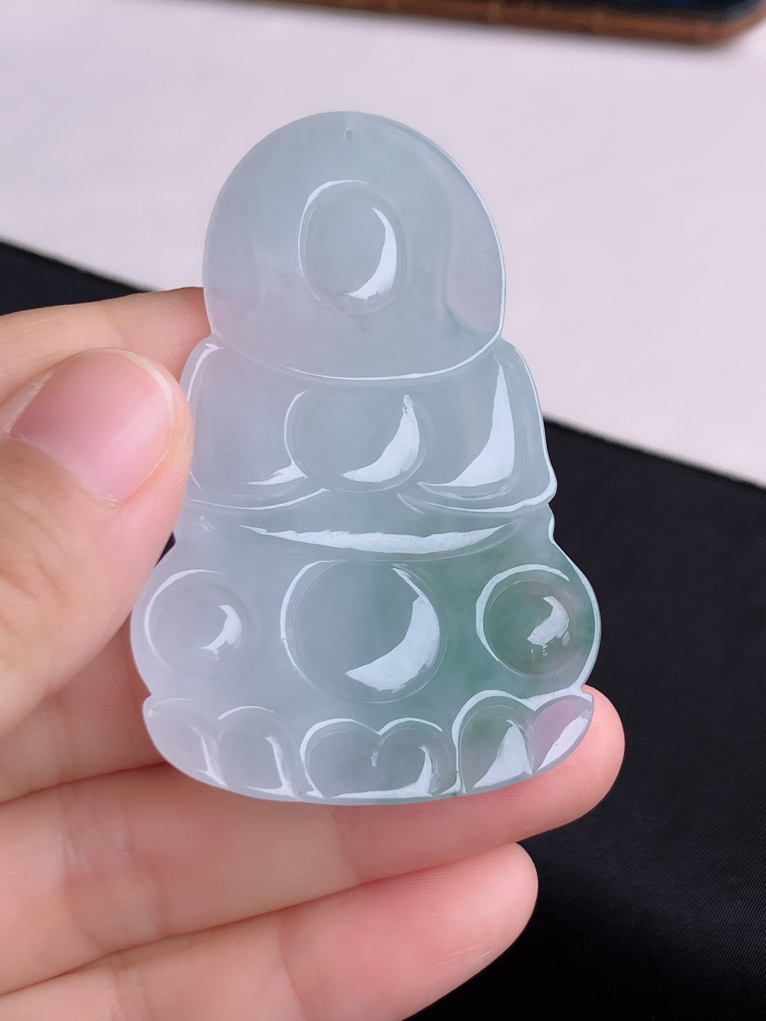 冰飘花大观音，细腻精致，面容慈祥，尺寸67/41.6/5.6/自然光实拍