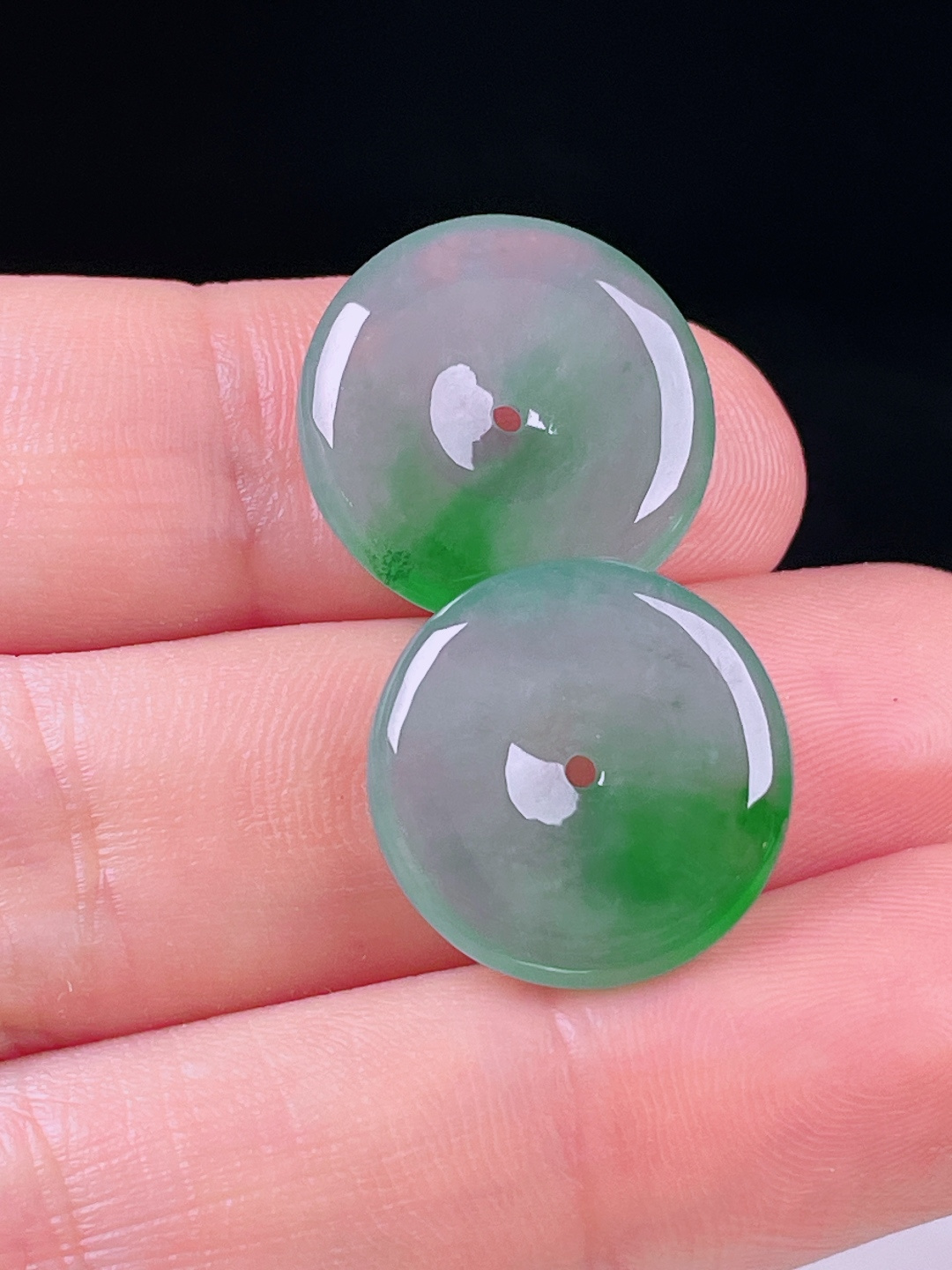 ️飘绿平安扣，老种起光，细底通透，尺寸：17.88/3.5mm0719