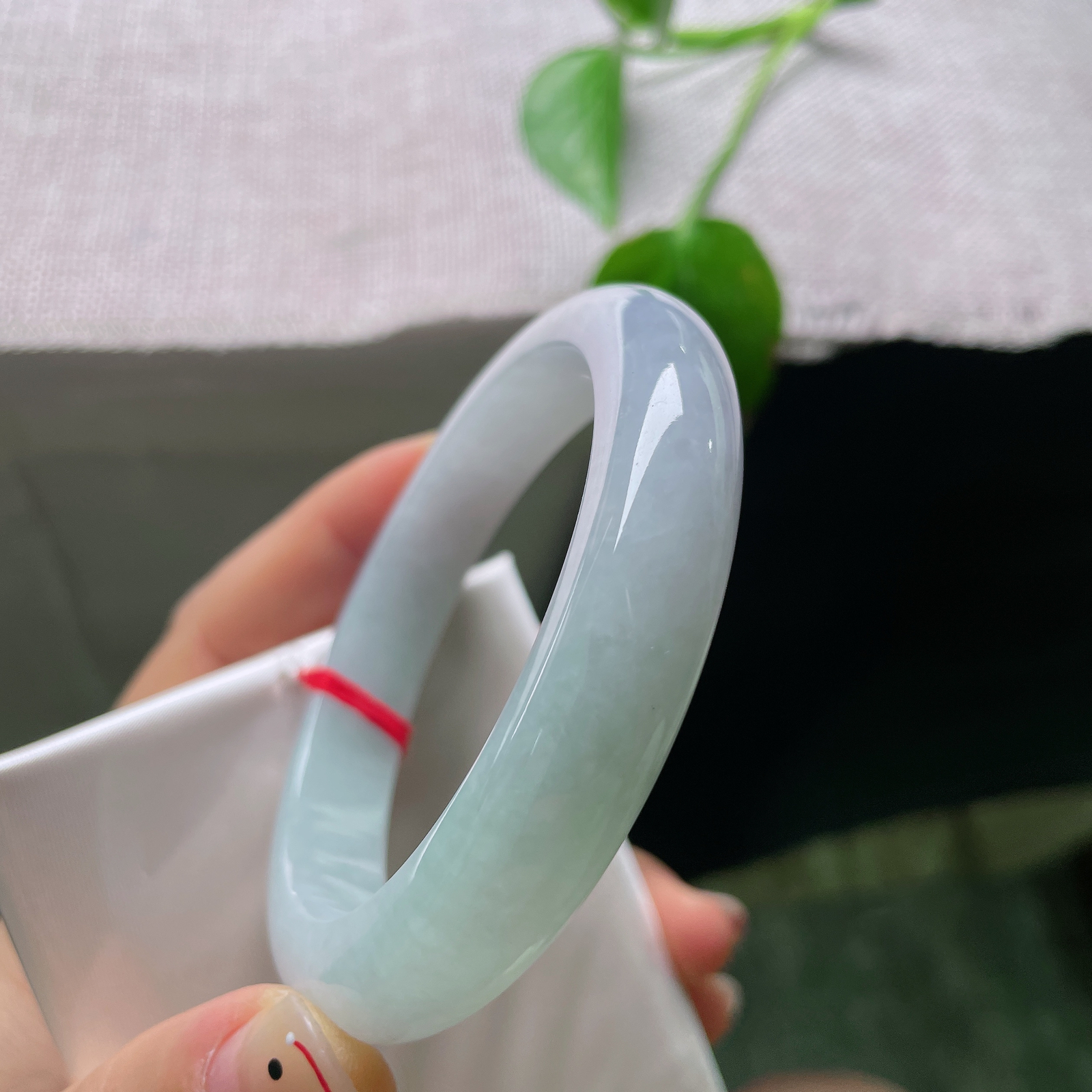 58/12.9/8.8春彩正圈，水润细腻，色彩丰富多彩，甜美，优雅大方，整体完美，56370