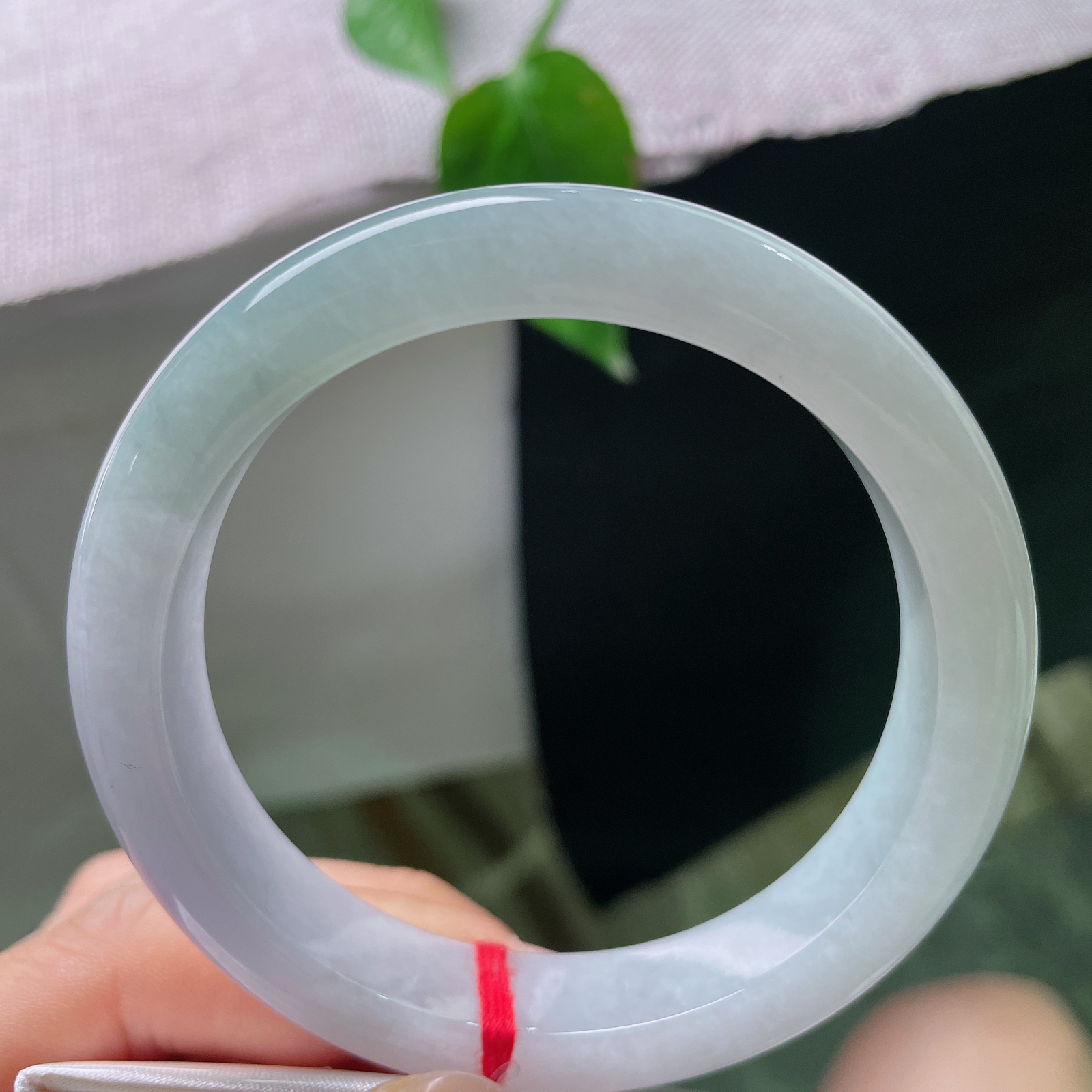 58/12.9/8.8春彩正圈，水润细腻，色彩丰富多彩，甜美，优雅大方，整体完美，56370
