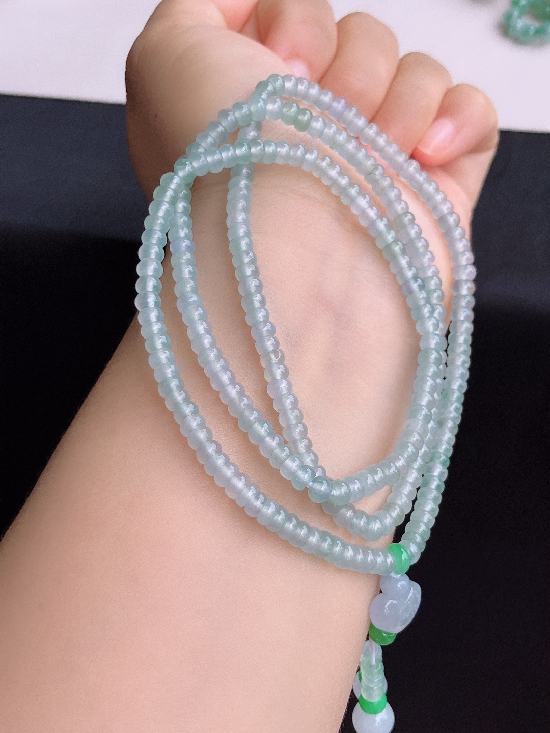 冰透珠链，晶莹剔透，尺寸4.6/3圈半，自然光实拍
