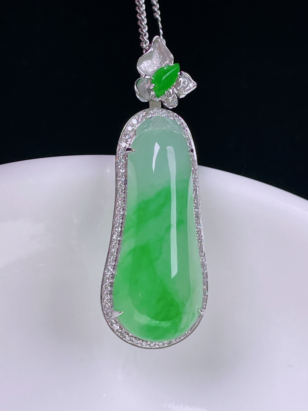 ️冰绿福瓜，老种起光，细底通透，尺寸：35.4/12.8/9裸石25/11/5.8mm0719