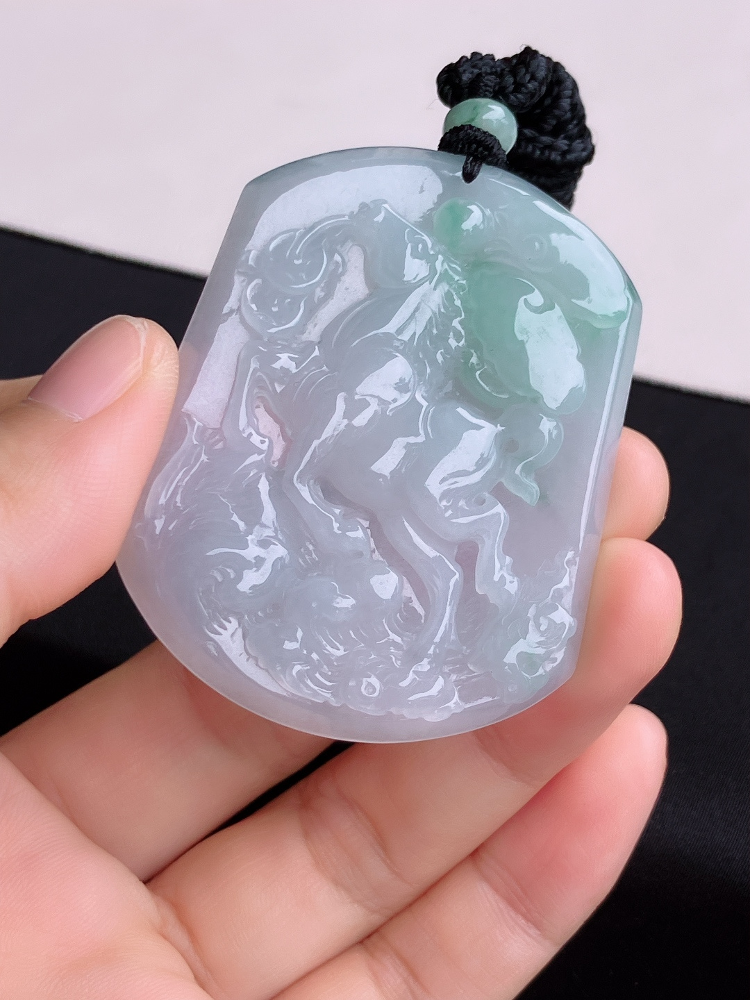 冰飘花生肖马牌，晶莹剔透，尺寸57.3/45/6/自然光实拍