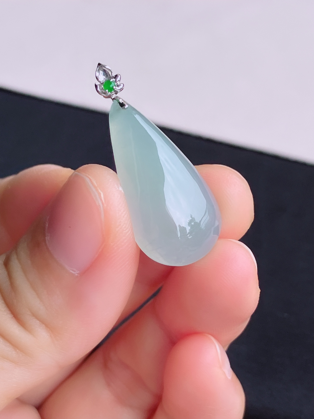 底色水滴吊坠，简约时尚，尺寸32.5/26.5/44/6.5/自然光实拍