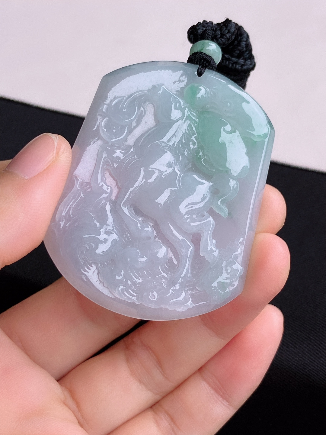 冰飘花生肖马牌，晶莹剔透，尺寸57.3/45/6/自然光实拍