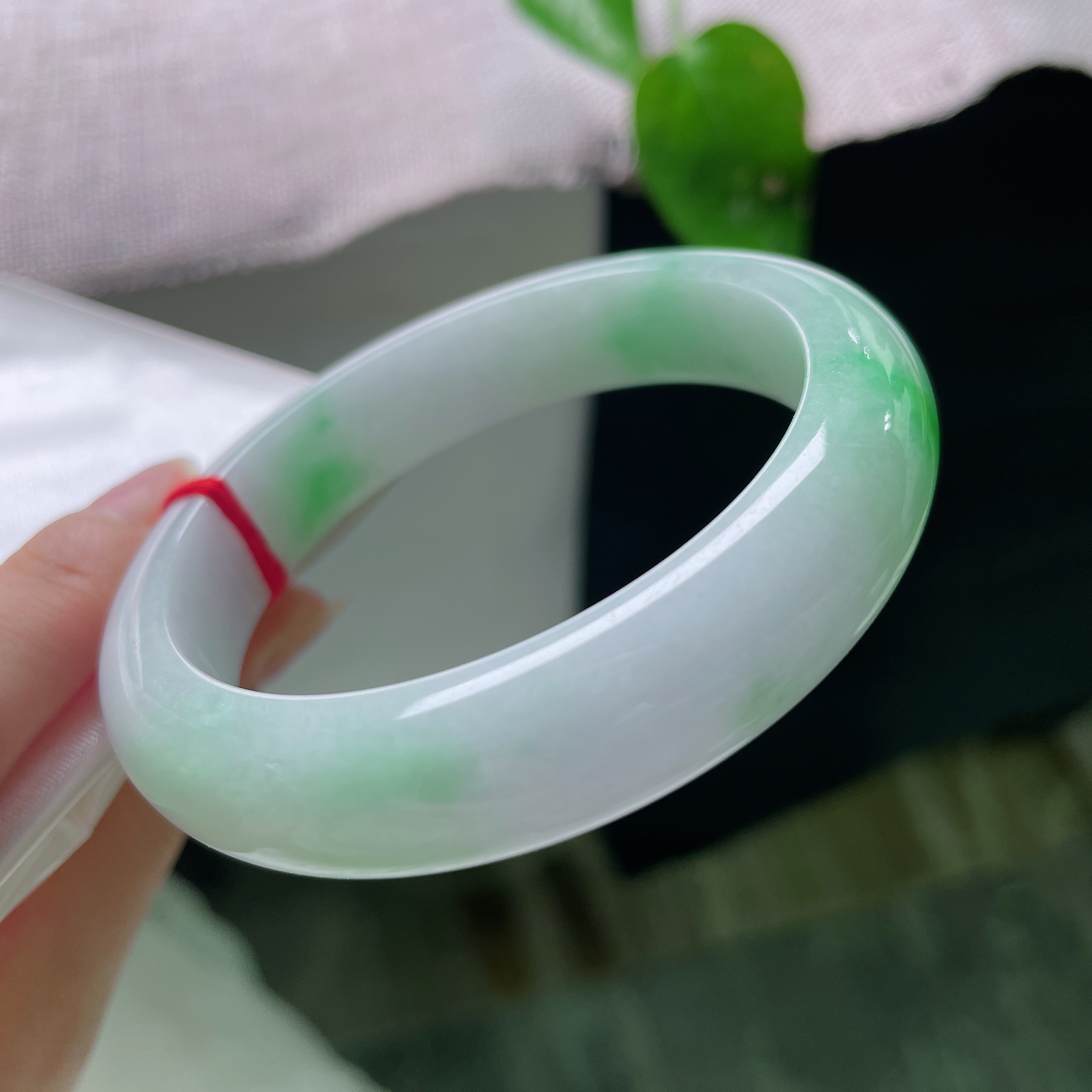 54.7/12.9/8.6，飘绿正圈，贵气，点翠千金，优雅，一点皮纹，ss56444a