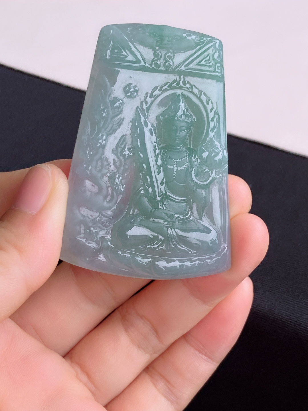 底色虚空藏菩萨，晶莹剔透，尺寸62.5/45/6/自然光实拍