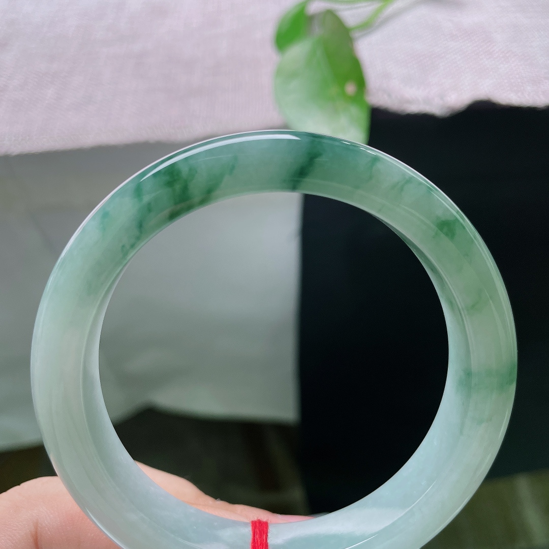 58.3/12.2/9.2，飘花正圈，天然形成的飘花没有复刻款，每一缕花色都是独一份的自然美感。无裂，ss56298a