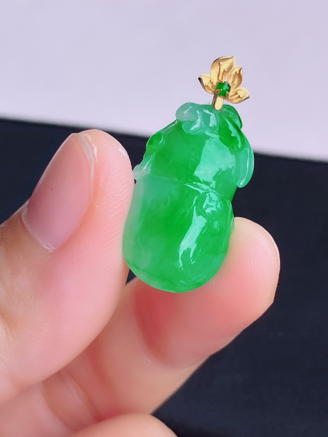 翠绿葫芦，色美清爽，尺寸30/25.8/14.6/5.6/自然光实拍