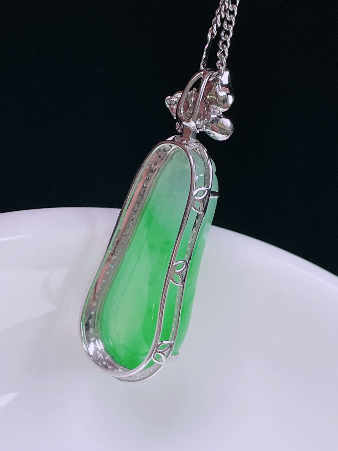 ️冰绿福瓜，老种起光，细底通透，尺寸：35.4/12.8/9裸石25/11/5.8mm0719