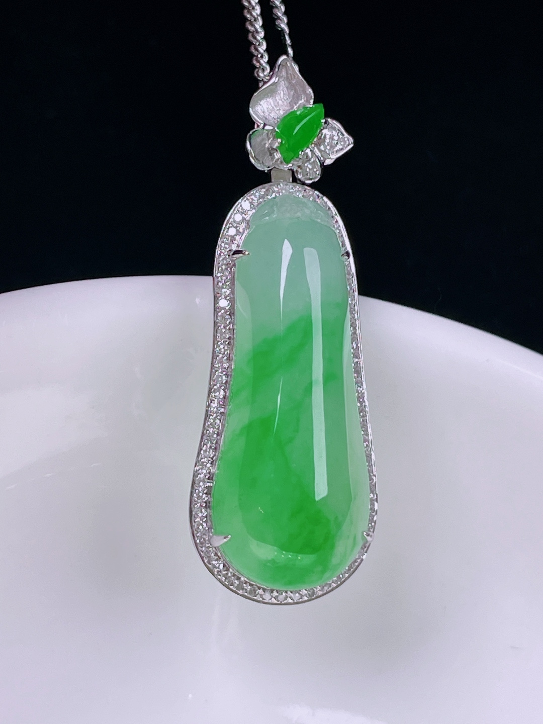 ️冰绿福瓜，老种起光，细底通透，尺寸：35.4/12.8/9裸石25/11/5.8mm0719