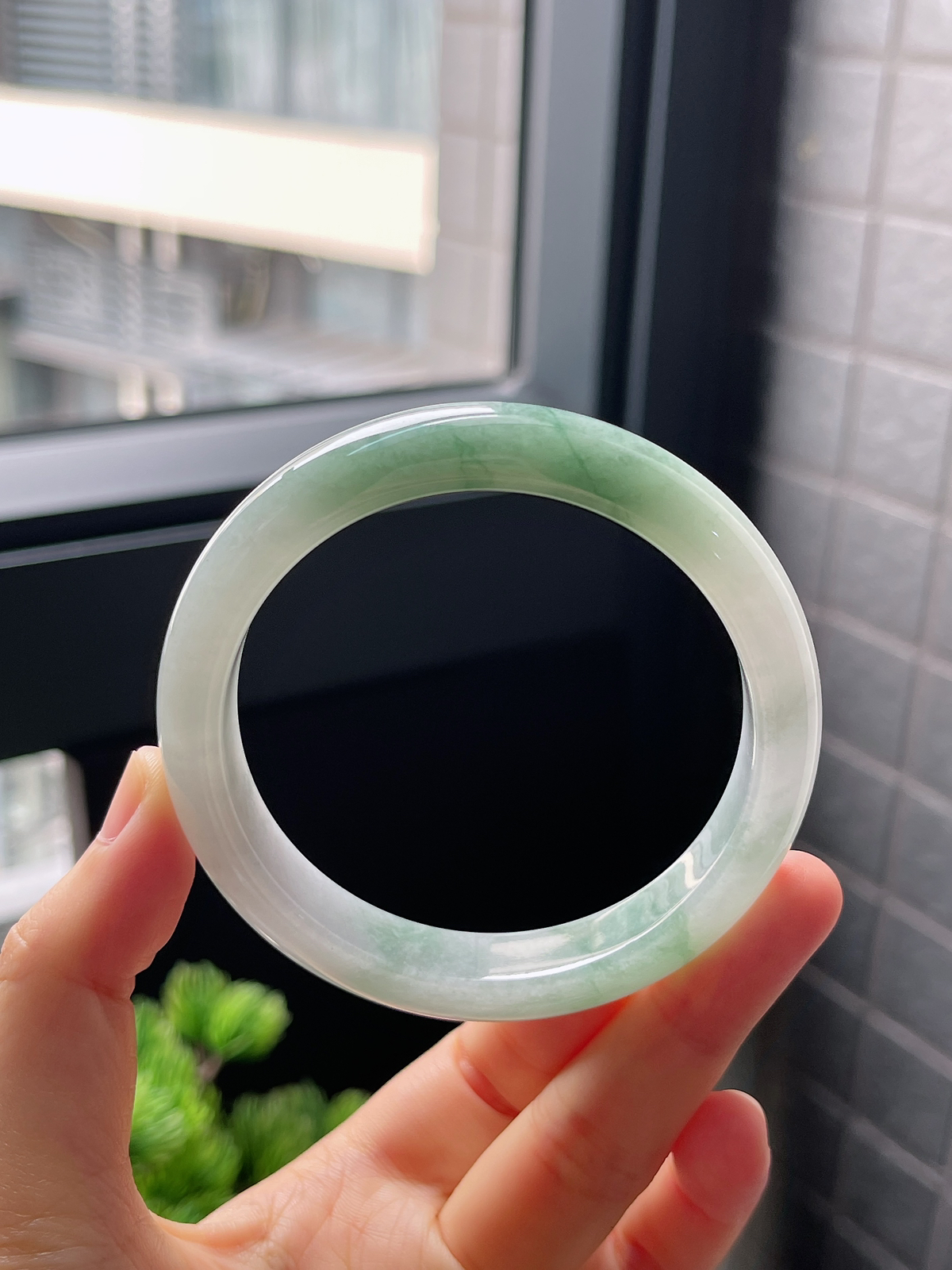圈口57.5，冰糯种湖水绿飘花翡翠正圈手镯
