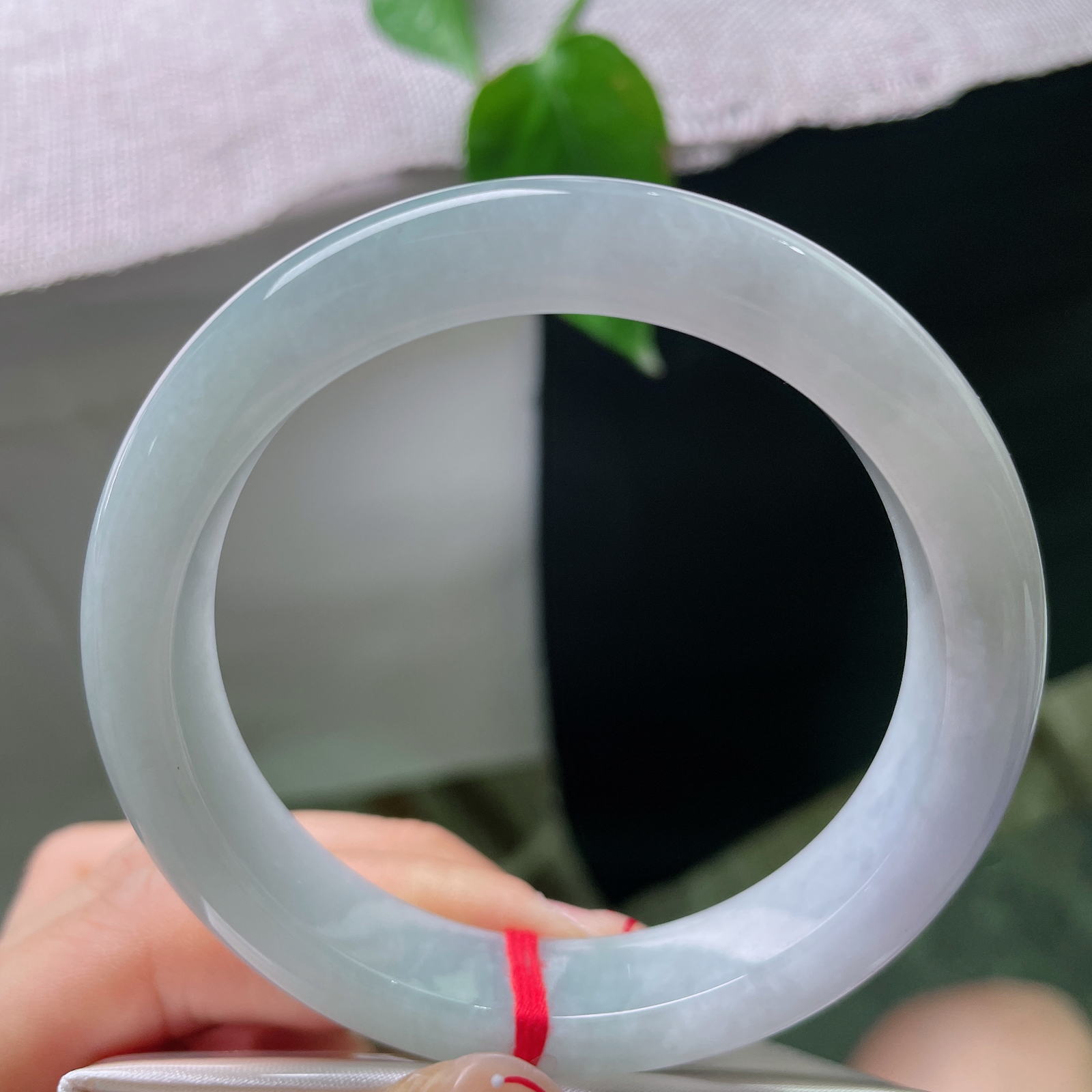 58/12.9/8.8春彩正圈，水润细腻，色彩丰富多彩，甜美，优雅大方，整体完美，56370