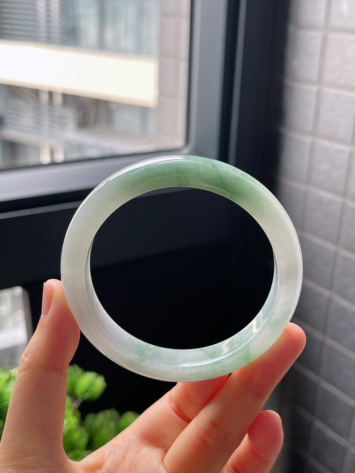 圈口57.5，冰糯种湖水绿飘花翡翠正圈手镯